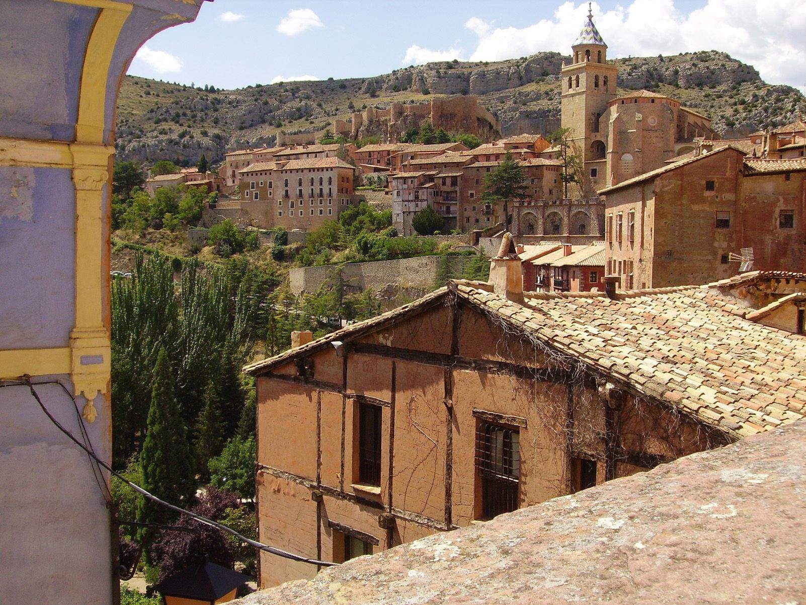 Jordi Pruna Urbina "El tiempo se para sobre los tejados"