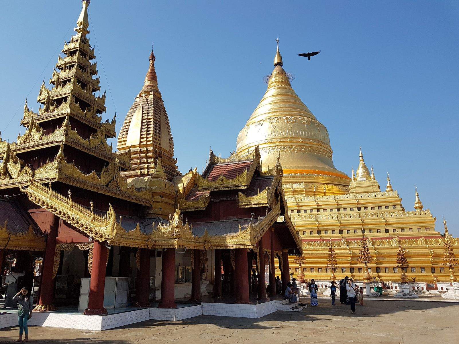 José Antonio Lorenz "Pagoda  de Shwezigon"