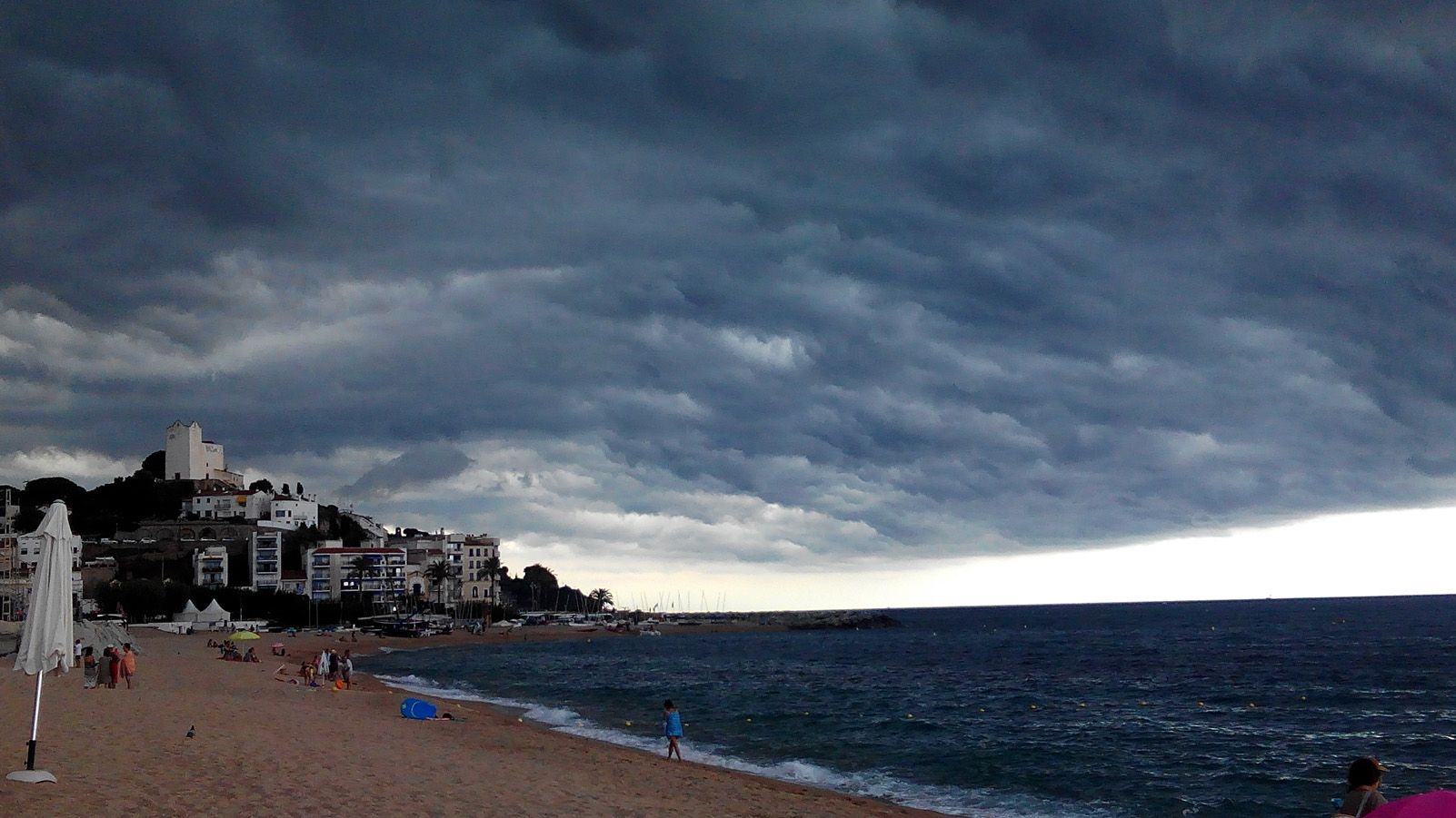 Mar Rovira vives "S'acosta un tempesta"