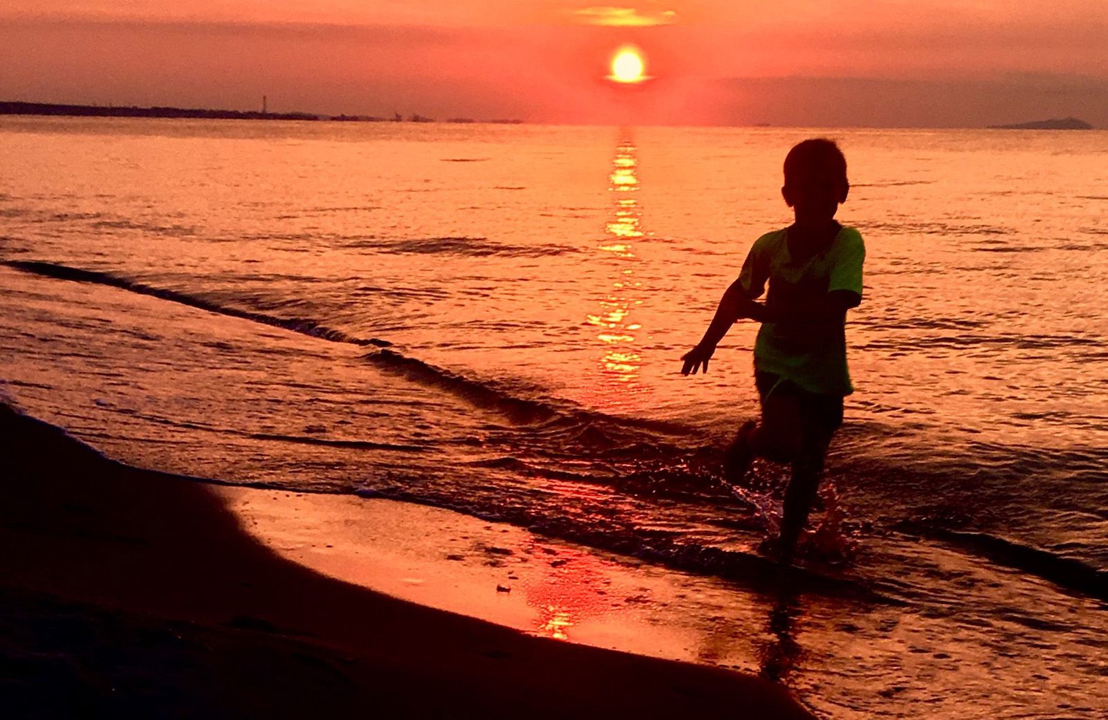 Maria Cusola Aumedes "Una posta de sol, un mar i ell."
