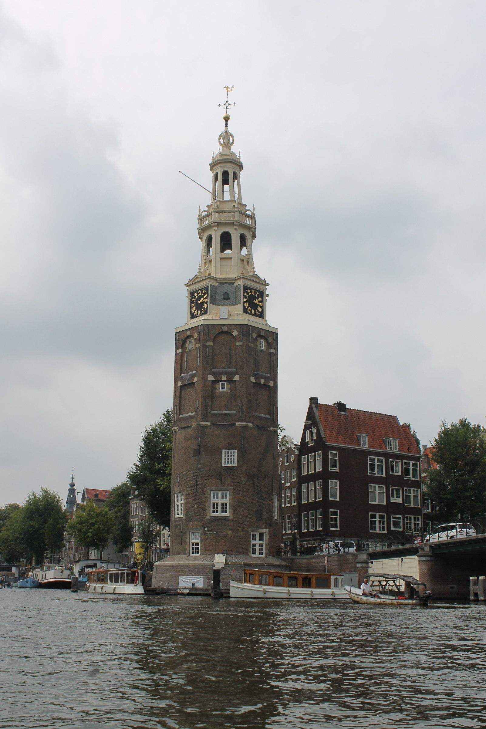 Sonia Canals Pugés "El rellotge que no va a l'hora"