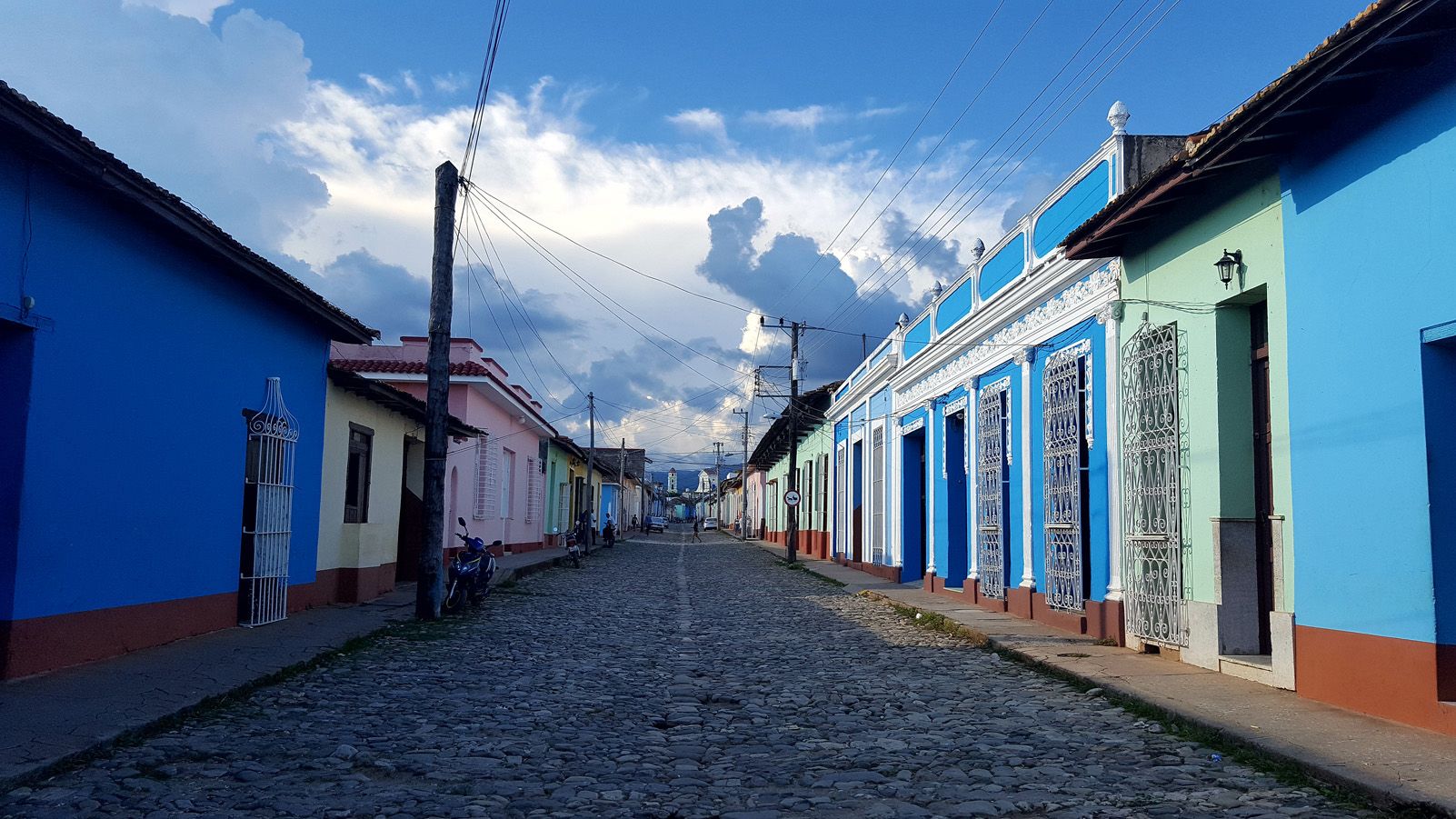 Xavier Rodriguez Casabella "Perspectiva de colors"