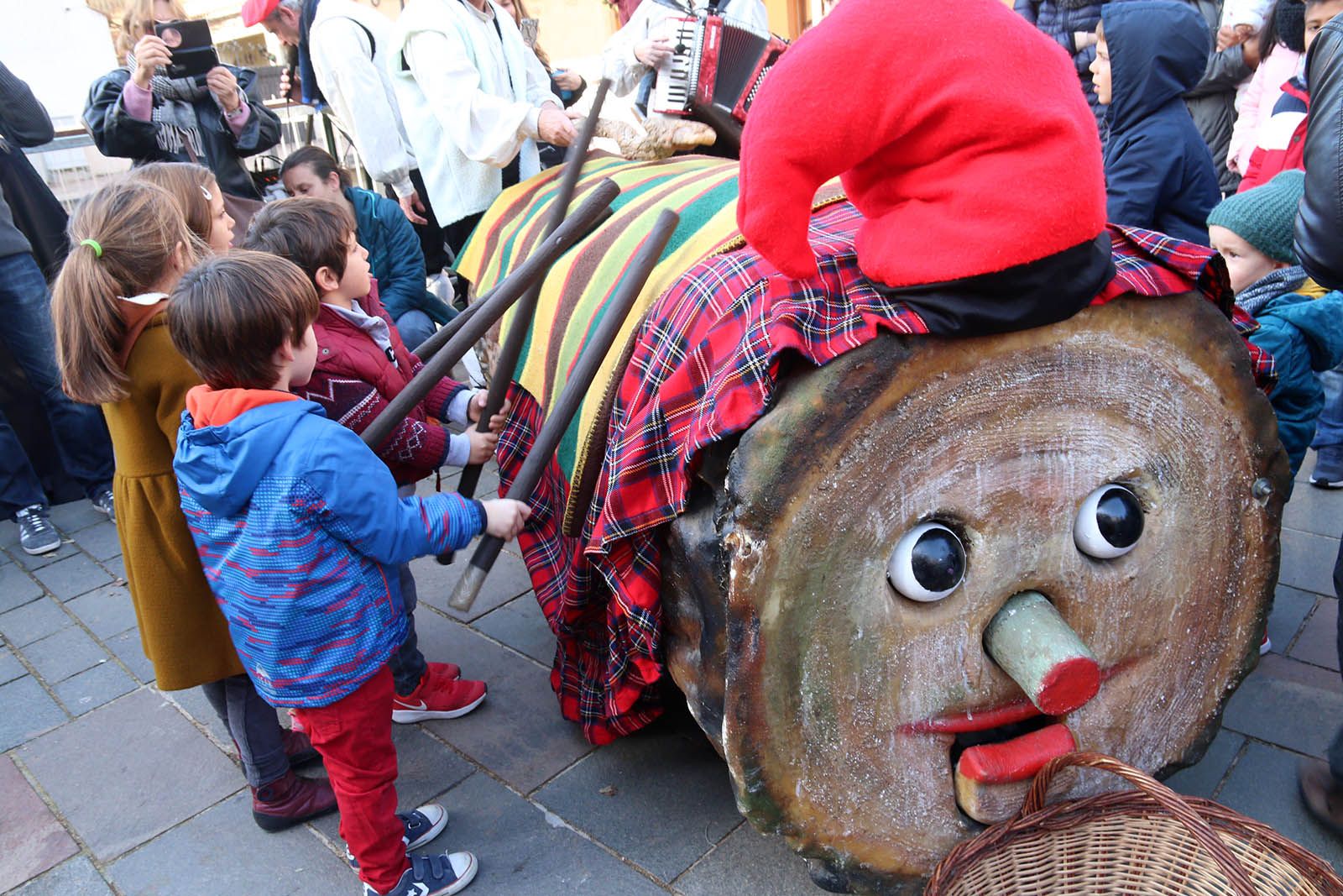 El caga Tió a Can Quitèria. Foto: Lali Álvarez