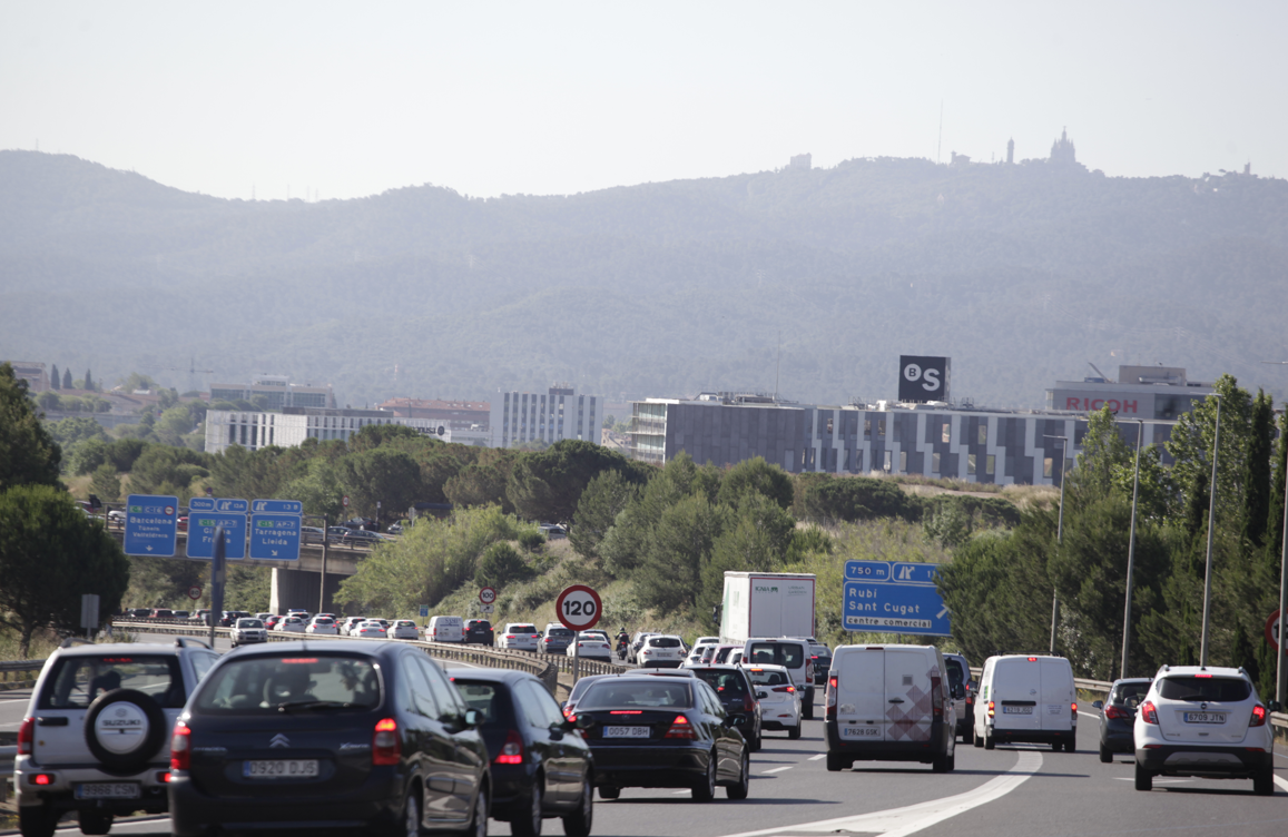 Retencions a la C-16, entre Rubí i Sant Cugat FOTO: Artur Ribera