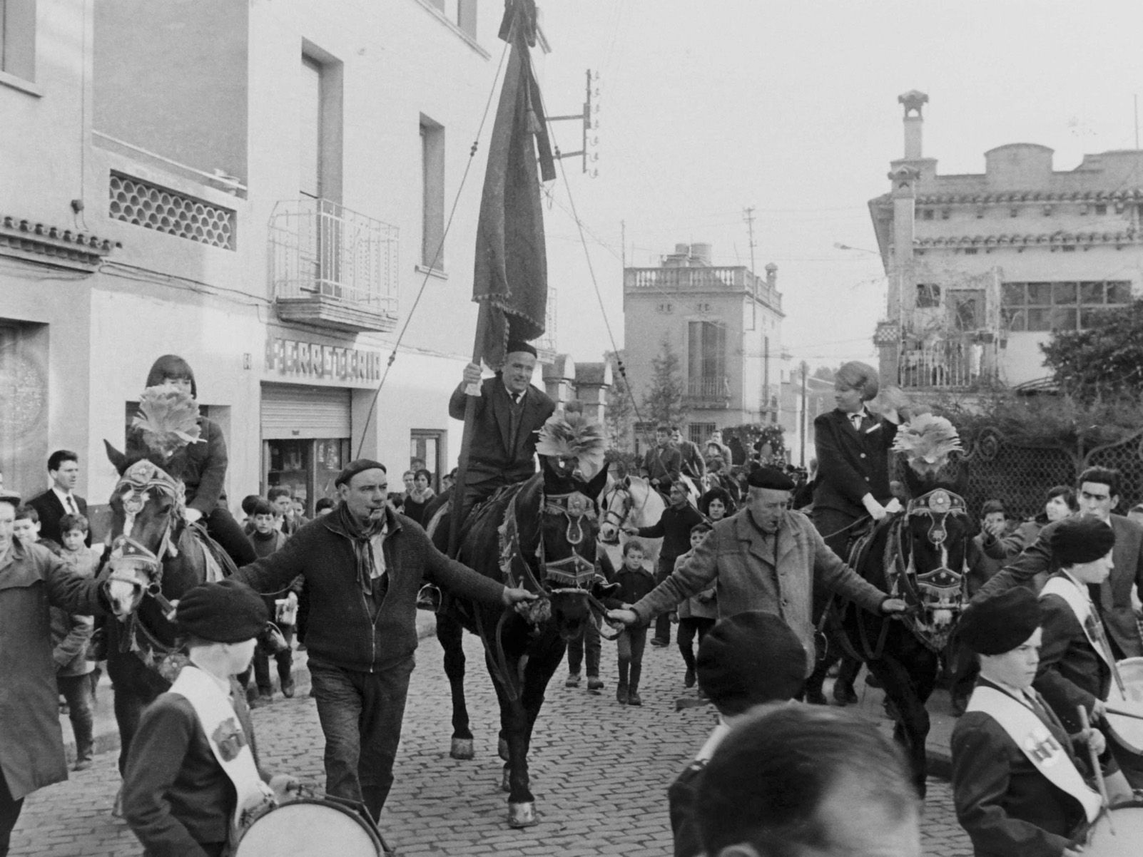 La Rua dels Tres Tombs a l'any 1965. Foto: Fons Cabanas. AMSCV.