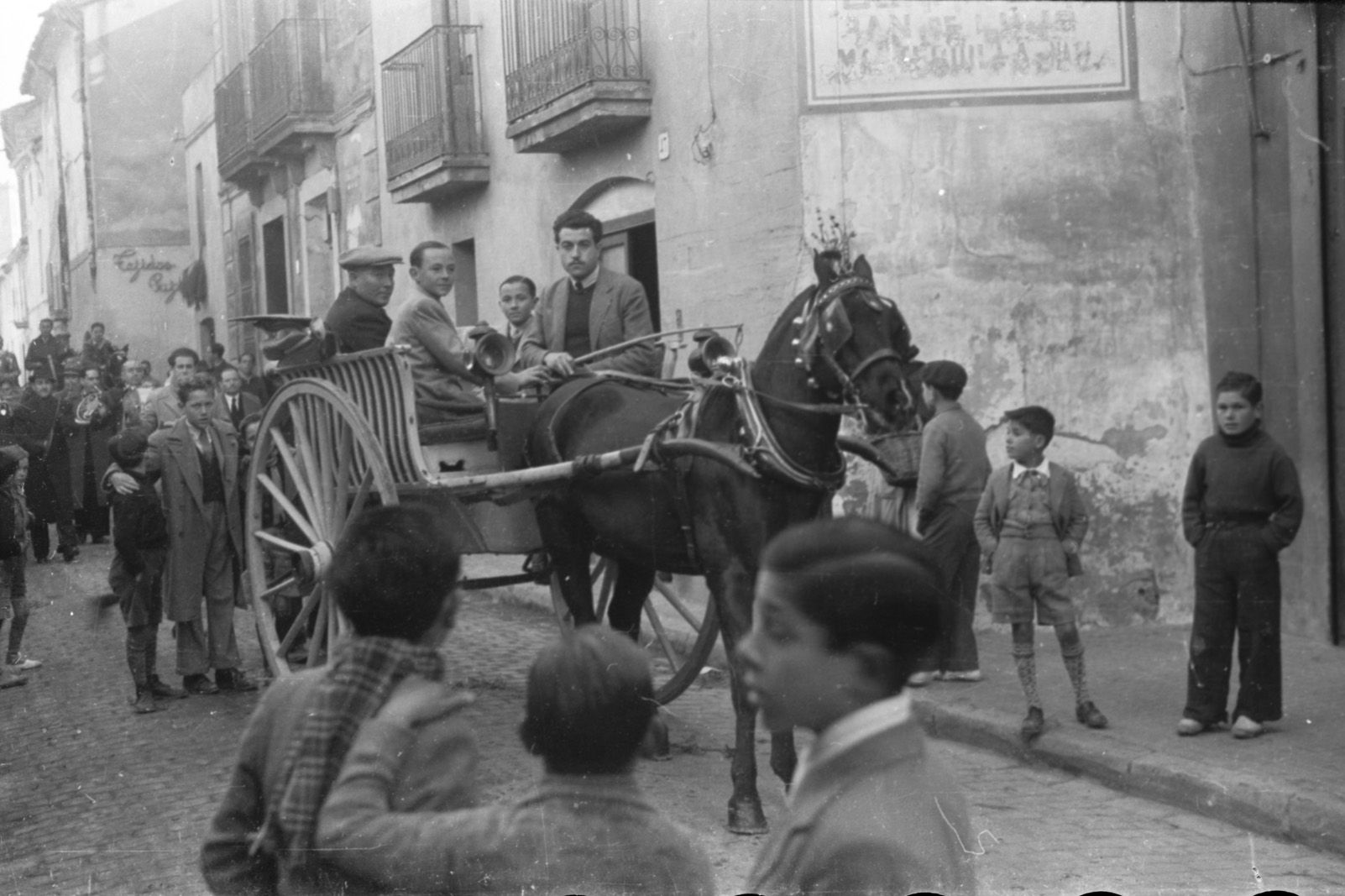 La Rua dels Tres Tombs a l'any 1943. Foto: Fons Cabanas. AMSCV.