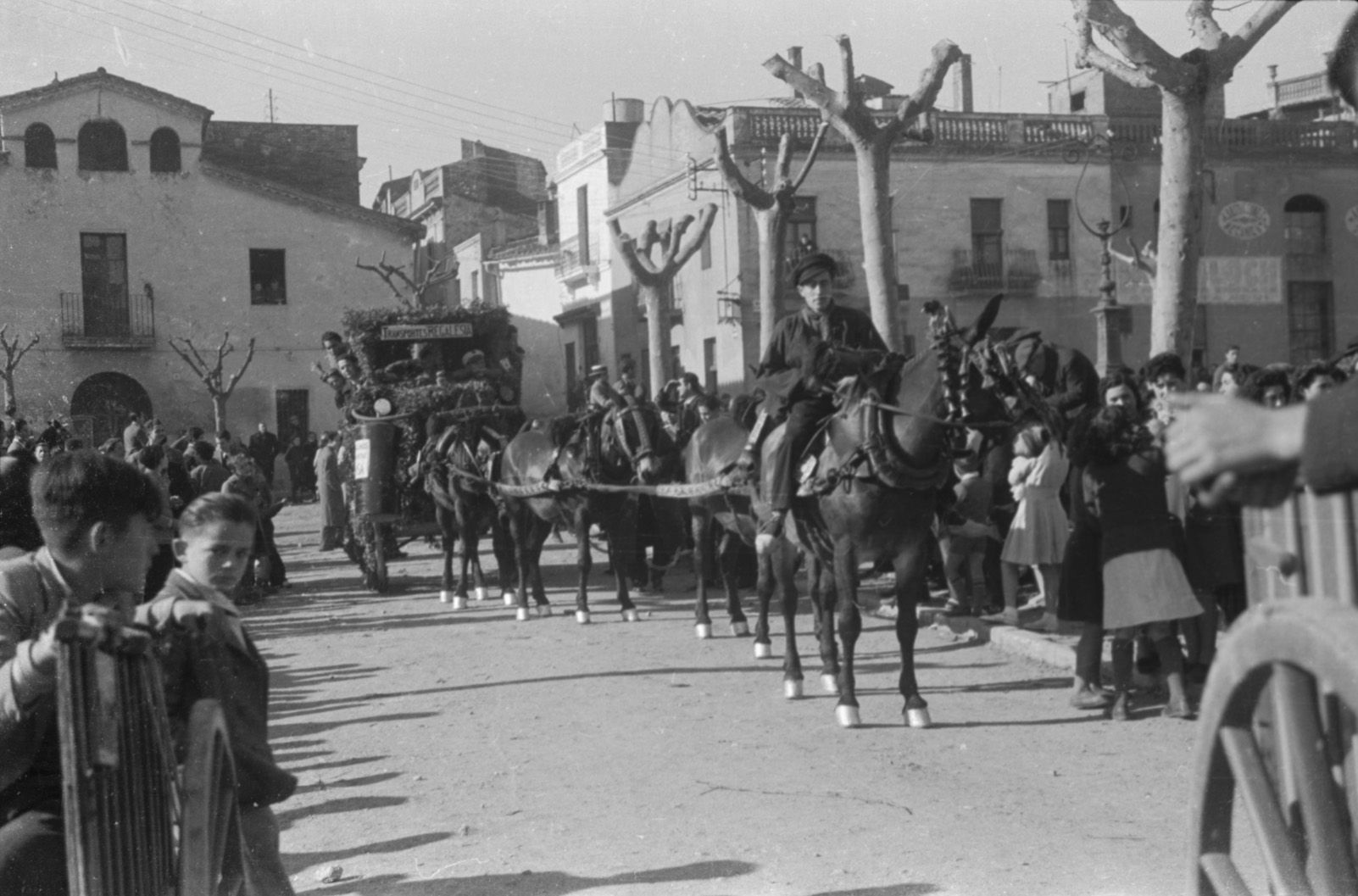 La Rua dels Tres Tombs a l'any 1943. Foto: Fons Cabanas. AMSCV.