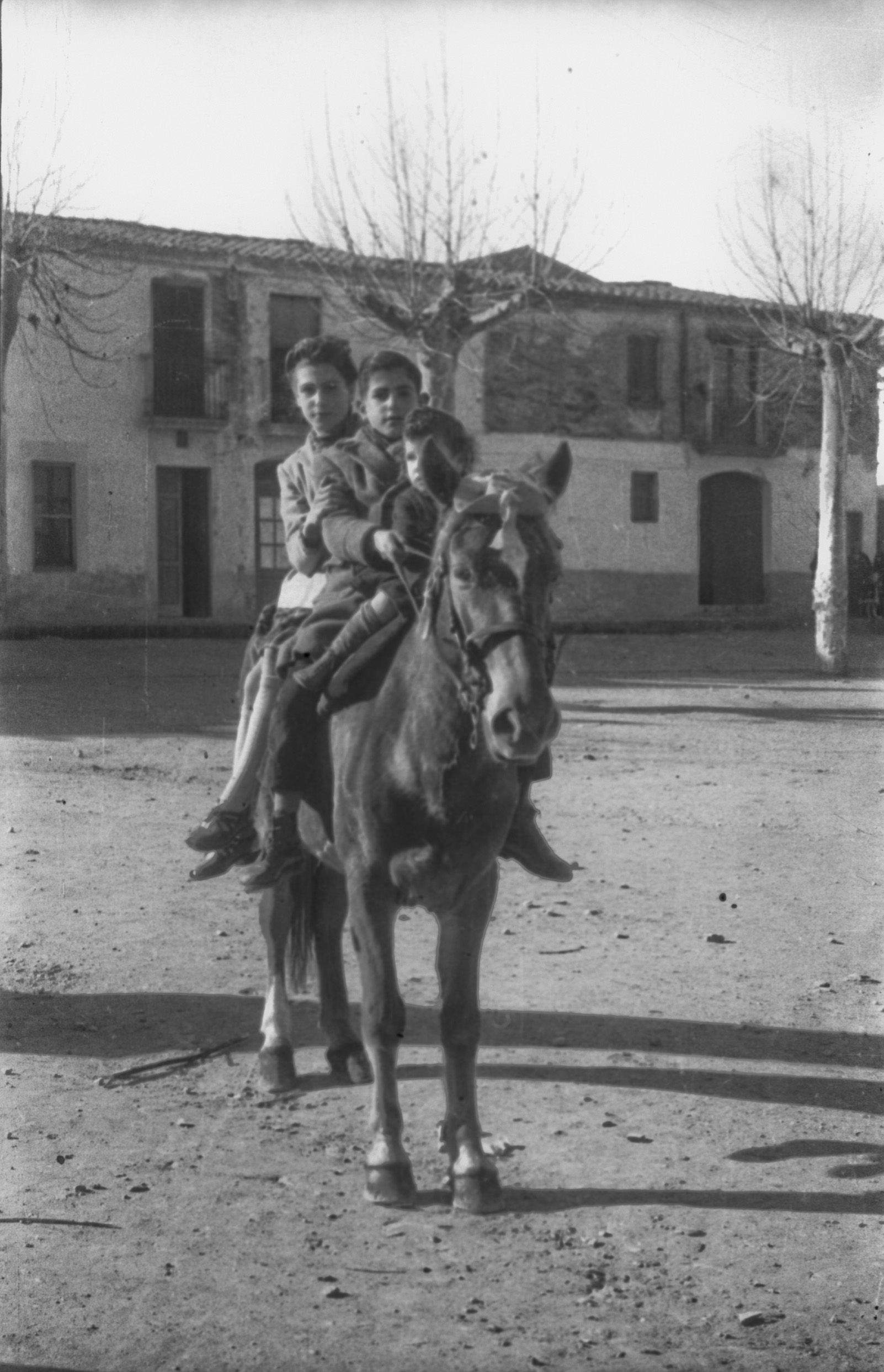 La Rua dels Tres Tombs a l'any 1946. Foto: Fons Cabanas. AMSCV.