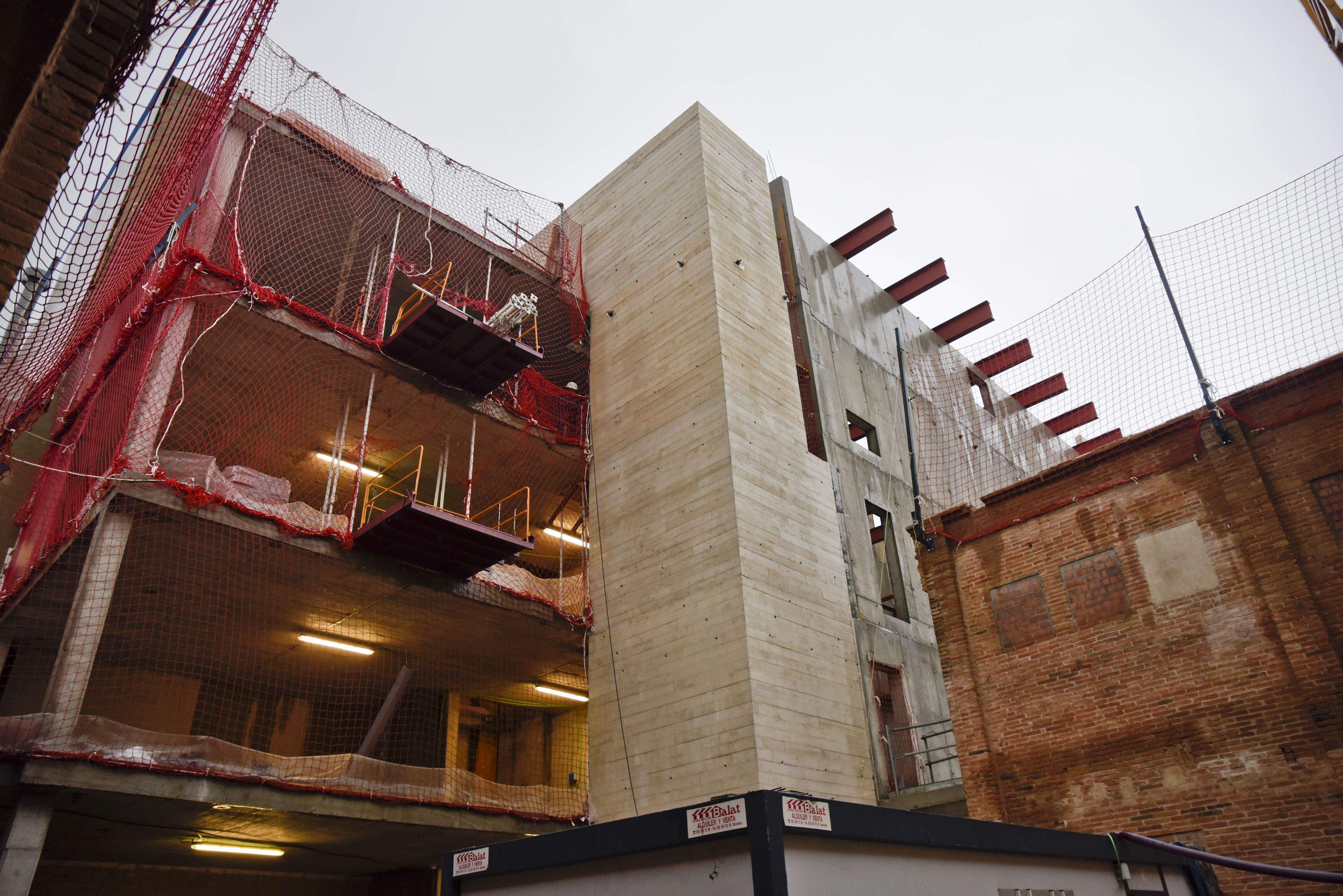 Construcció d'un edifici a Sant Cugat. FOTO: Bernat Millet