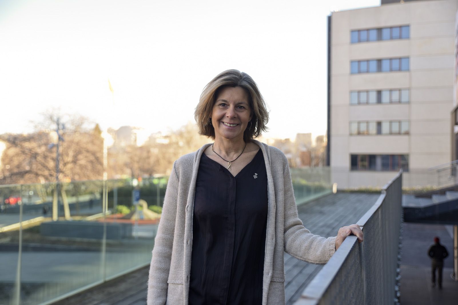 Carmela Fortuny al balcó de l'Ajuntament de Sant Cugat. Foto: Bernat Millet