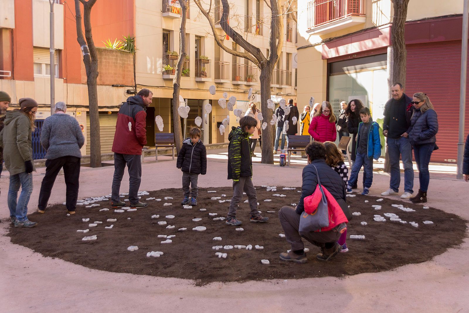 Dia escolar de la No violència a la Plaça Magí Bartralot. FOTO: Paula Galván