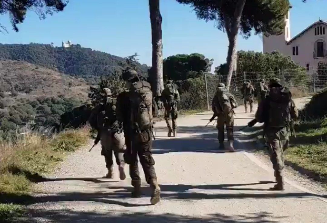 Militars fent maniobres a Collserola FOTO: CUP AMB