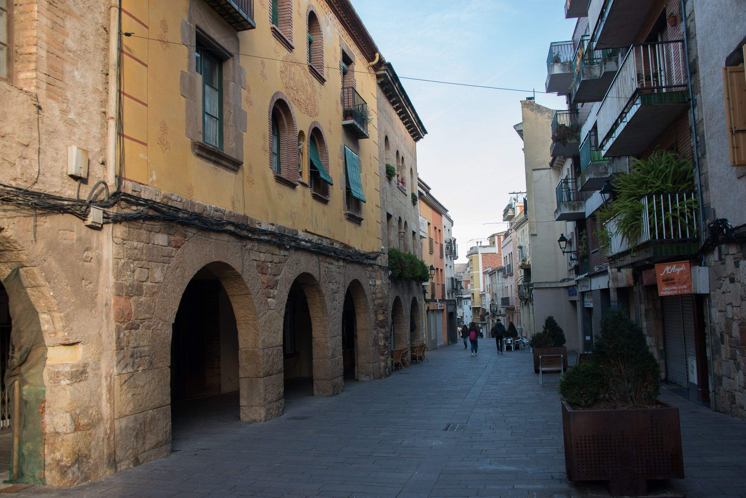 Cases porxades del carrer Major. FOTO: Cedida