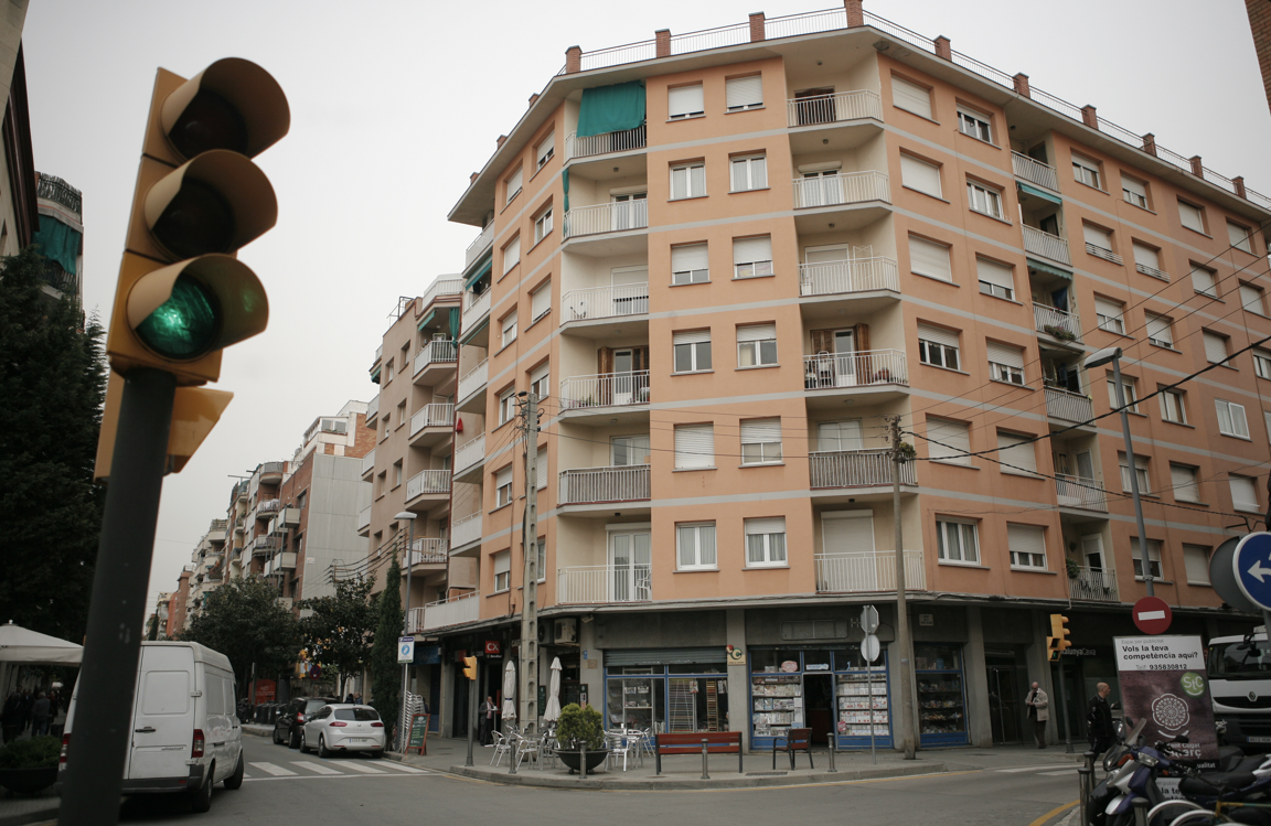 Habitatges a l'avinguda de Cerdanyola de Sant Cugat FOTO: Artur Ribera