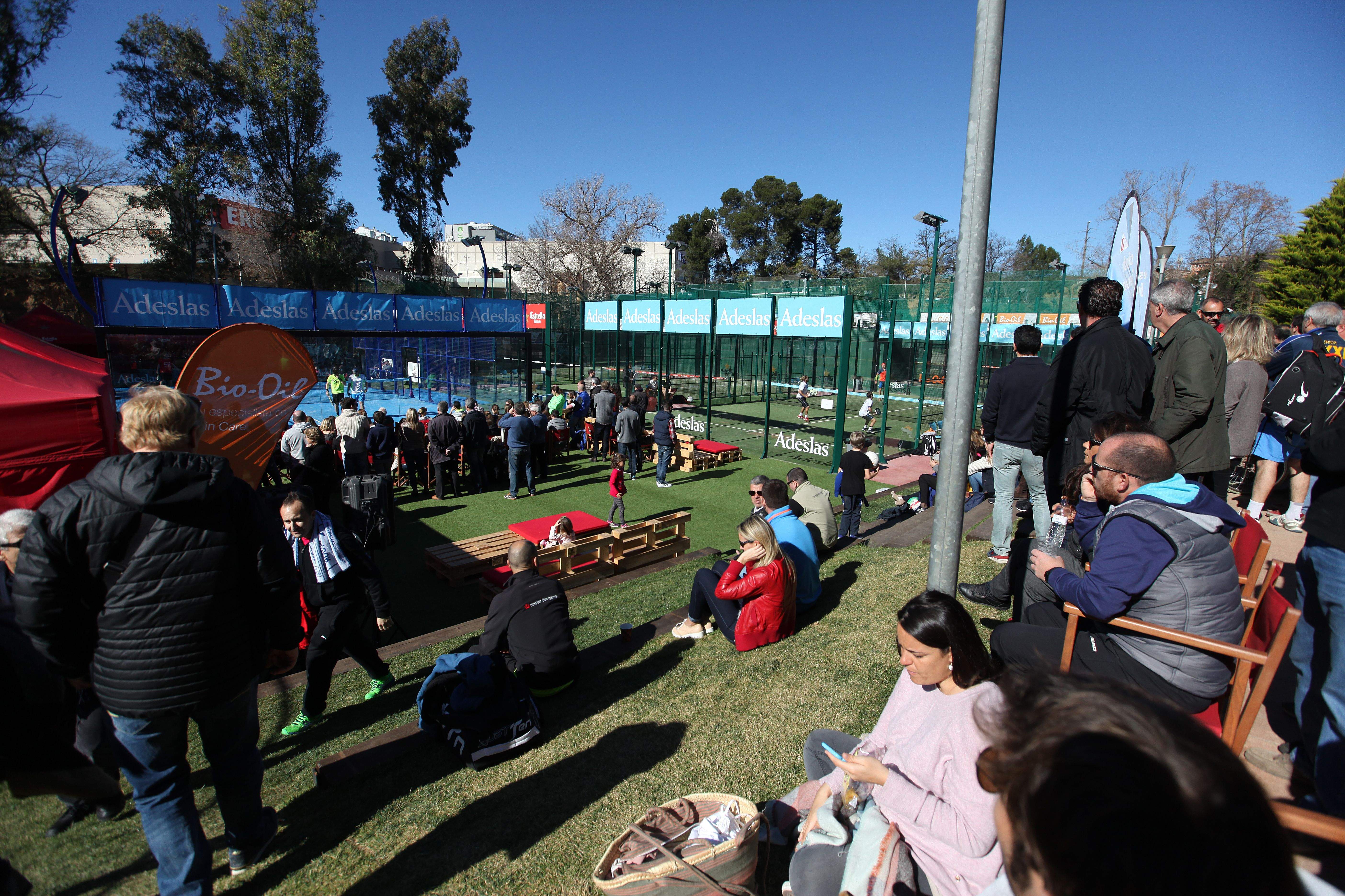 Les pistes de pàdel del Junior FC acolliran el 1r Torneig Benèfic de Pàdel Solidari, a benefici d'ASDI Sant Cugat. FOTO: Lali Puig