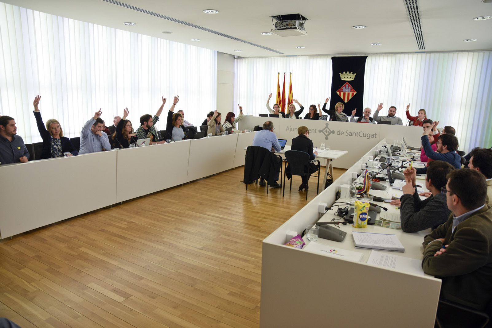 Moment de la celebració del ple municipal del mes de febrer a Sant Cugat. FOTO: Bernat Millet
