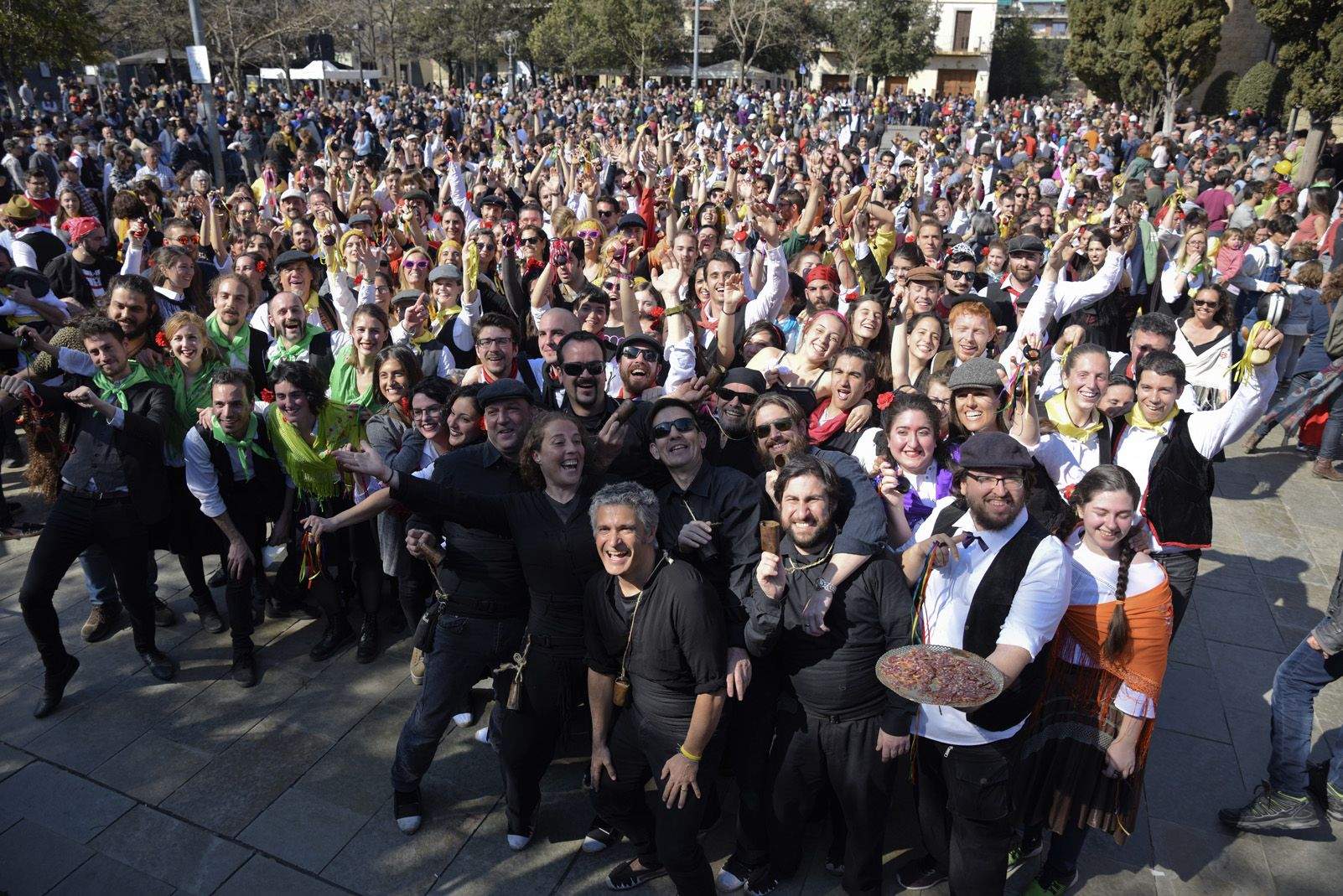 Foto de família del Ball de Gitanes de Carnaval 2019. FOTO: Bernat Millet