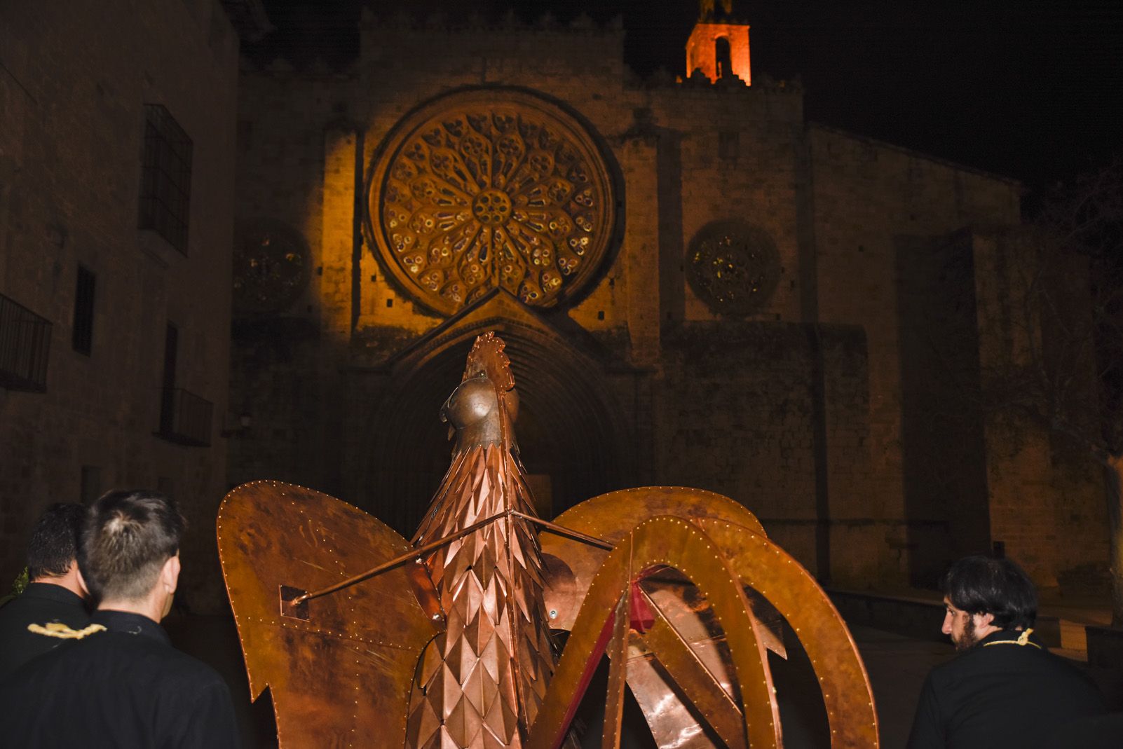 El Gall de Carnaval ja ha tornat al cimbori. FOTO: Bernat Millet