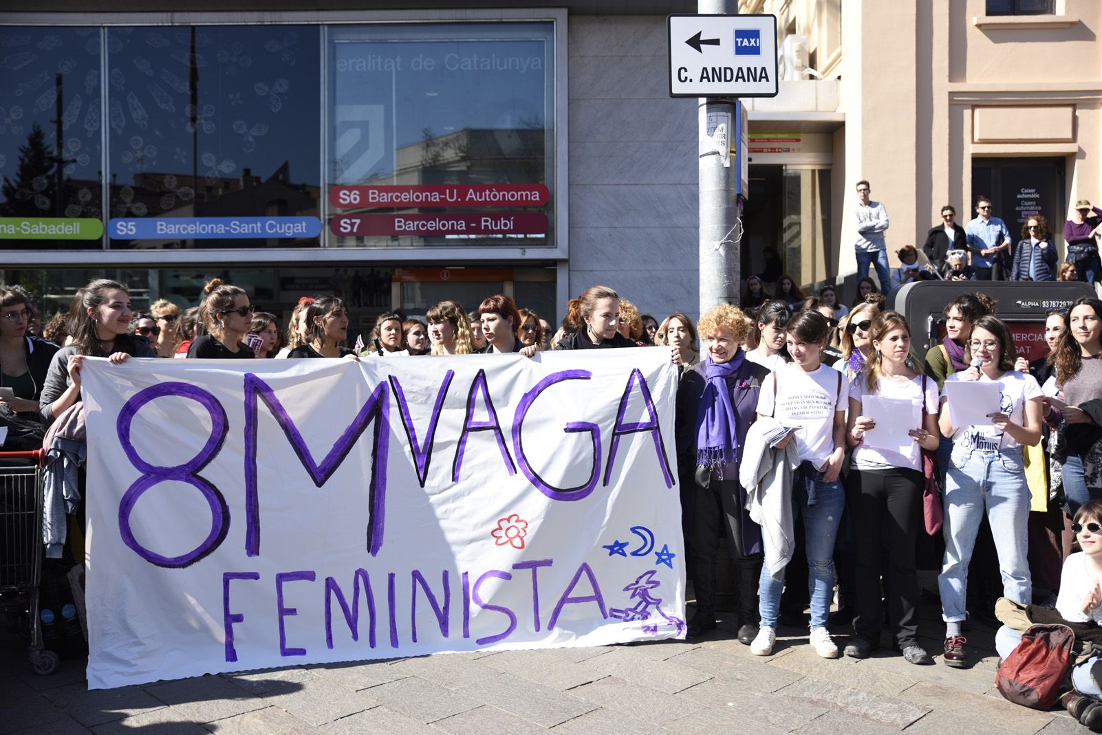 Suport del Grup de Dones dels Comuns de Sant Cugat a la vaga feminista FOTO: Bernat Millet