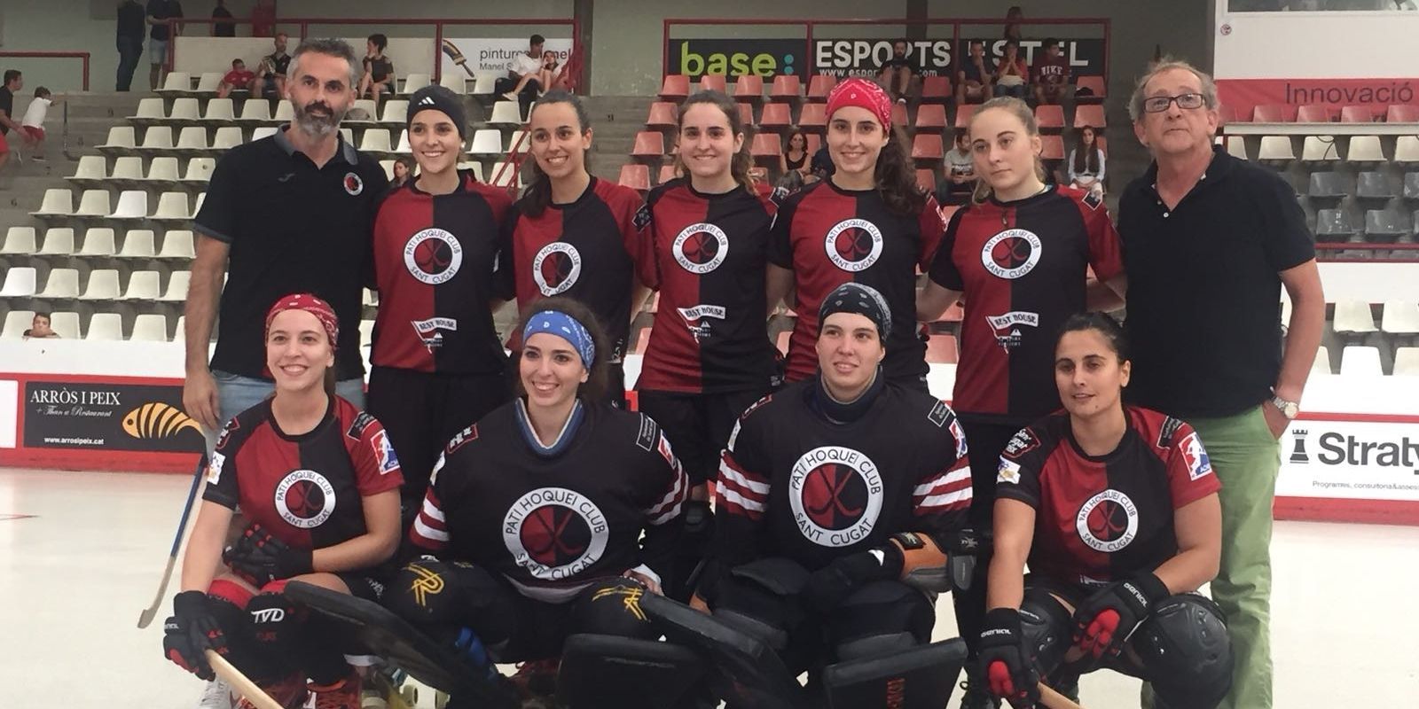 Plantilla del sénior femení del Patí Hoquei Club Cant Cugat. FOTO: PHC Sant Cugat