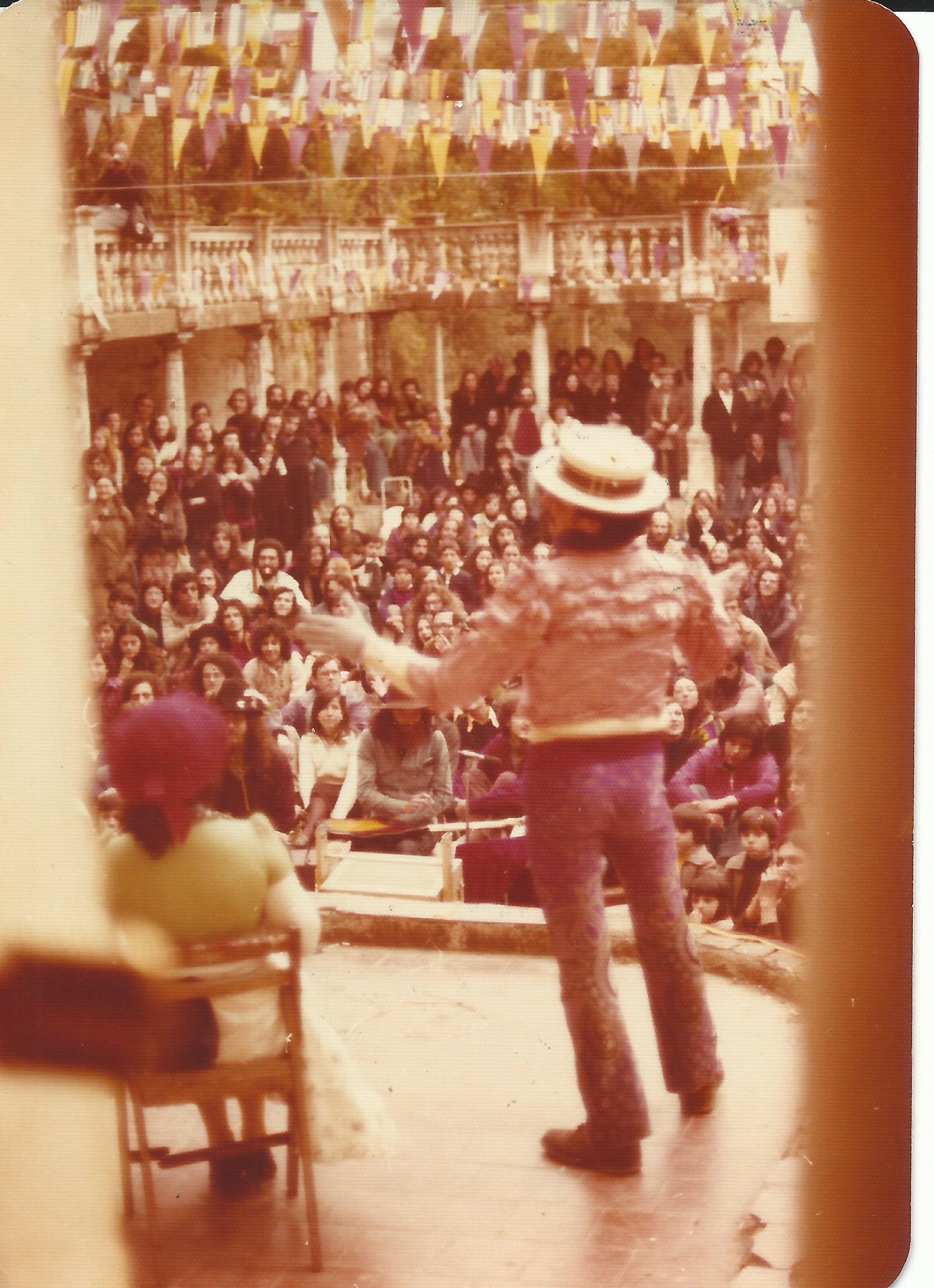 Festa popular al Casino de La Floresta. Foto: Arxiu Lupe Moratalla