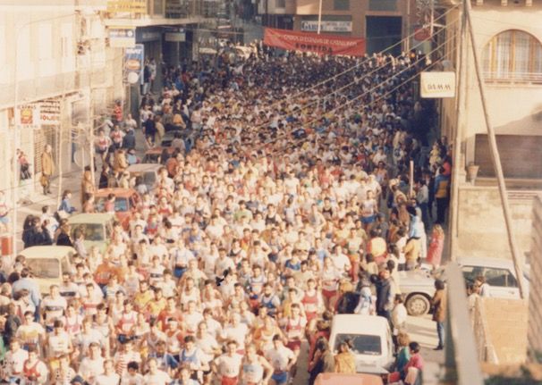 Fragment de la imatge de portada, de l'avinguda de lluís Companys l'any 1993.