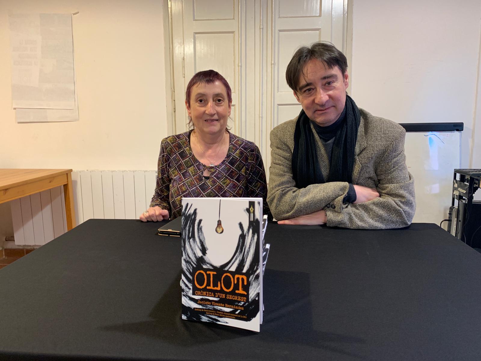 Tura Soler i Jacinto Vicente durant la presentació FOTO: À.Guinó 