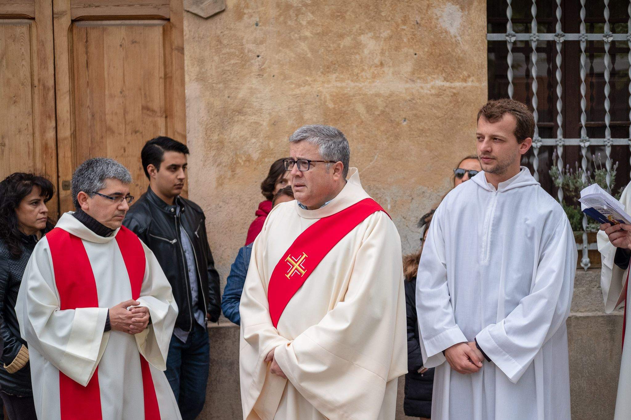 El Via Crucis ha desfilat pel centre de Sant Cugat. FOTO: Alex Gómez