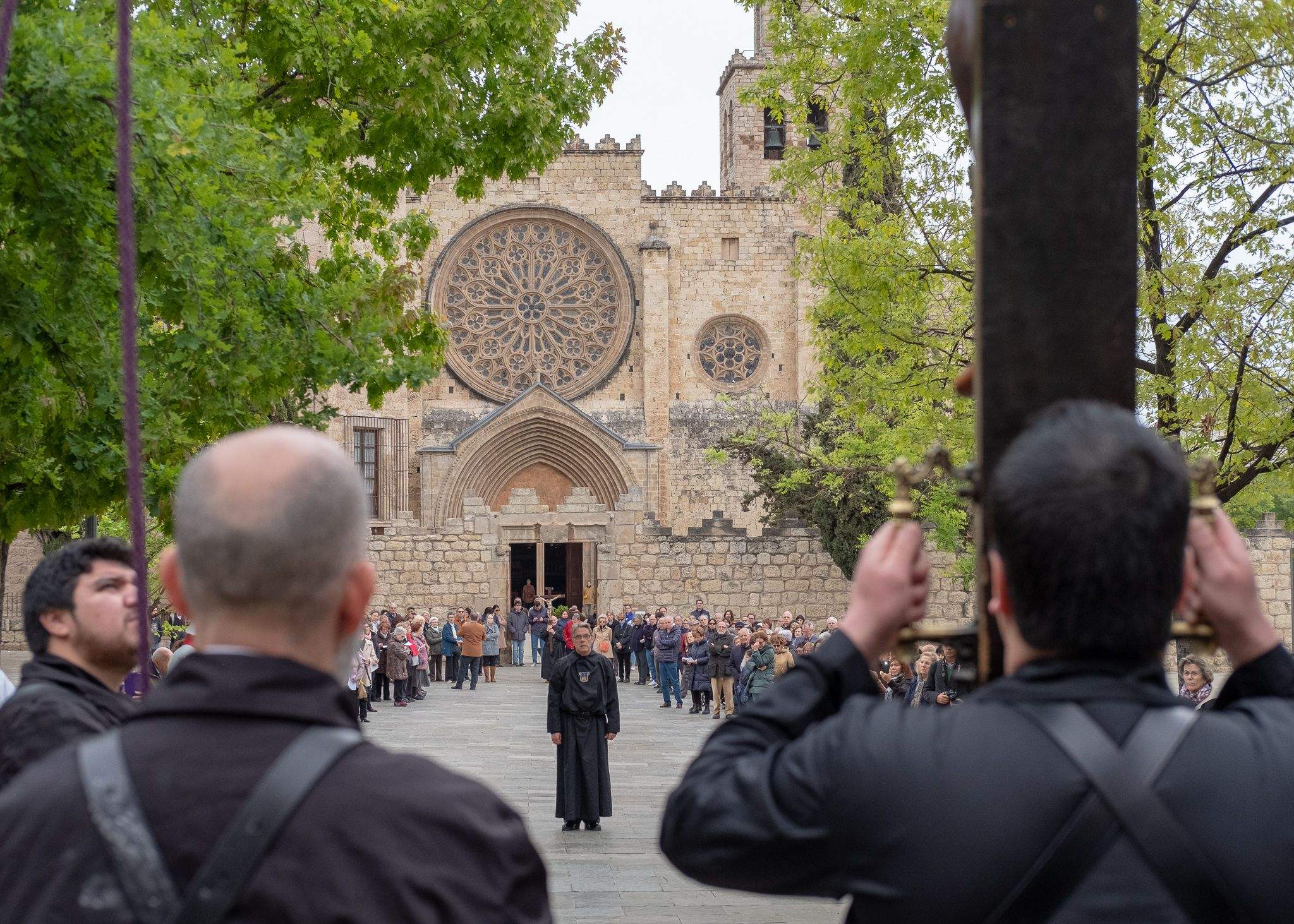 El Via Crucis ha desfilat pel centre de Sant Cugat. FOTO: Alex Gómez