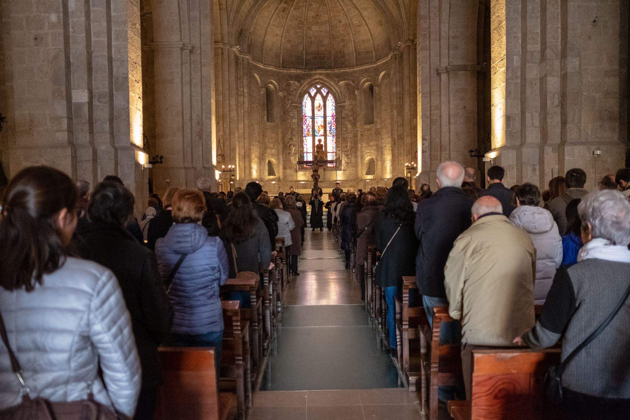 El Via Crucis ha desfilat pel centre de Sant Cugat. FOTO: Alex Gómez