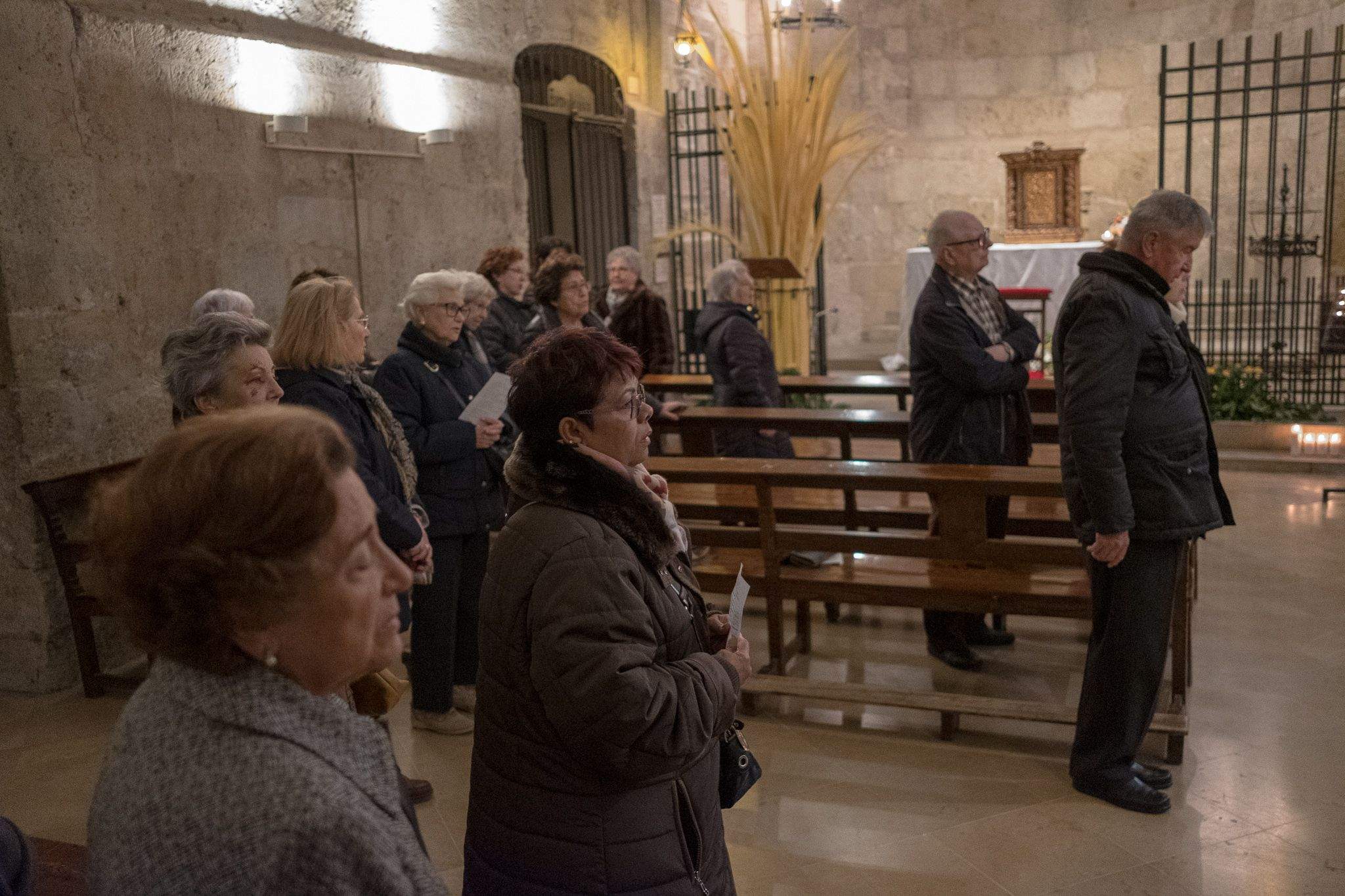 El Via Crucis ha desfilat pel centre de Sant Cugat. FOTO: Alex Gómez
