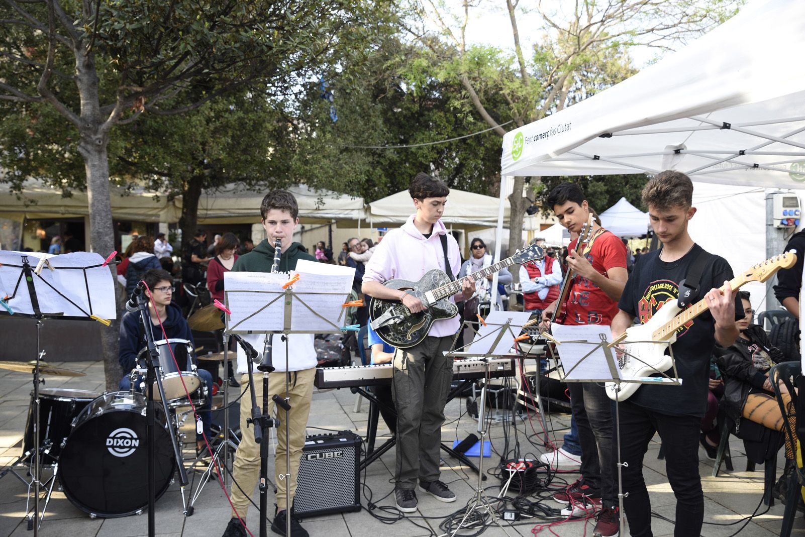 Roses musicals de la diada de Sant Jordi. Foto: Bernat Millet.