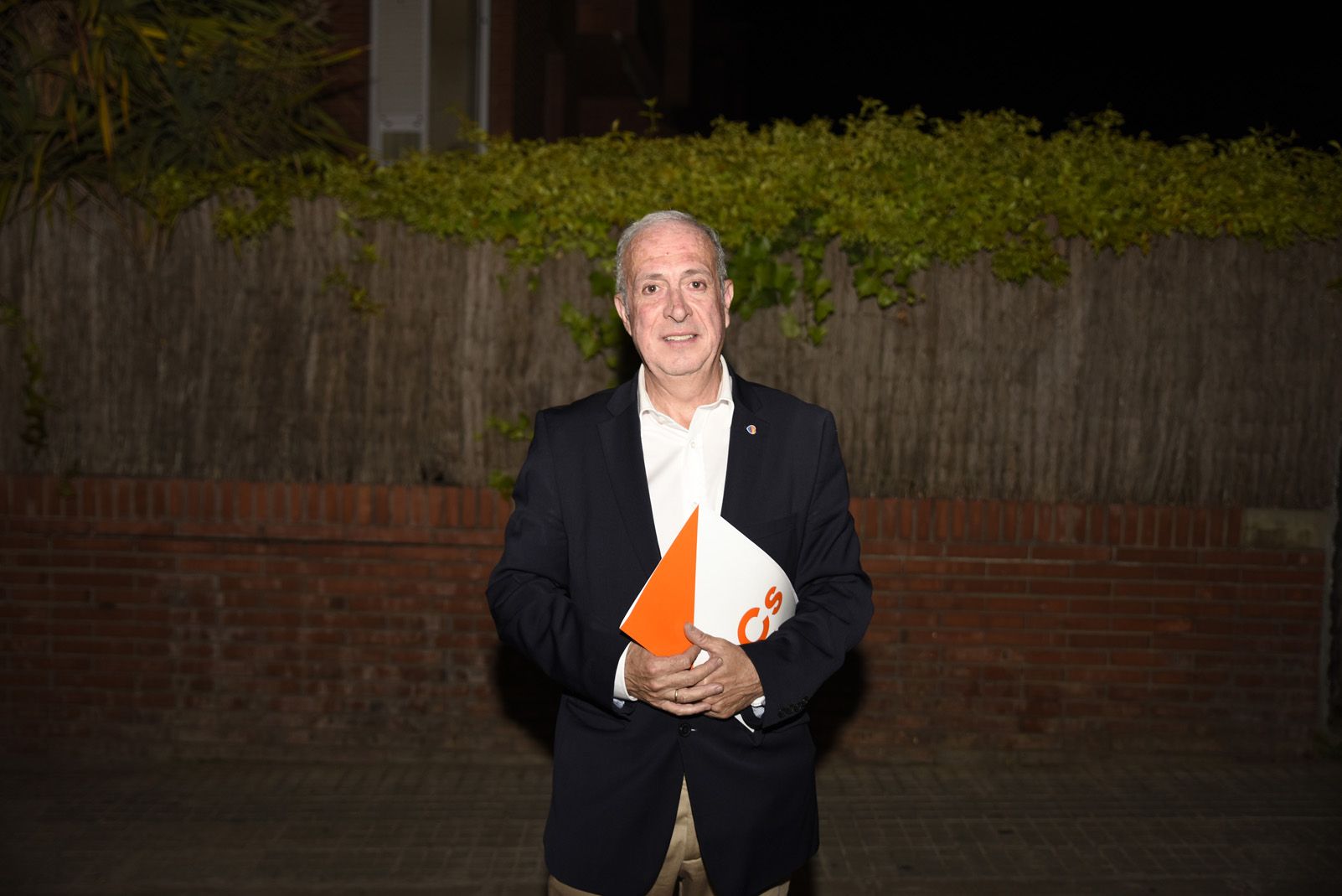 Ciutadans després dels resultats. Foto: Bernat Millet. 