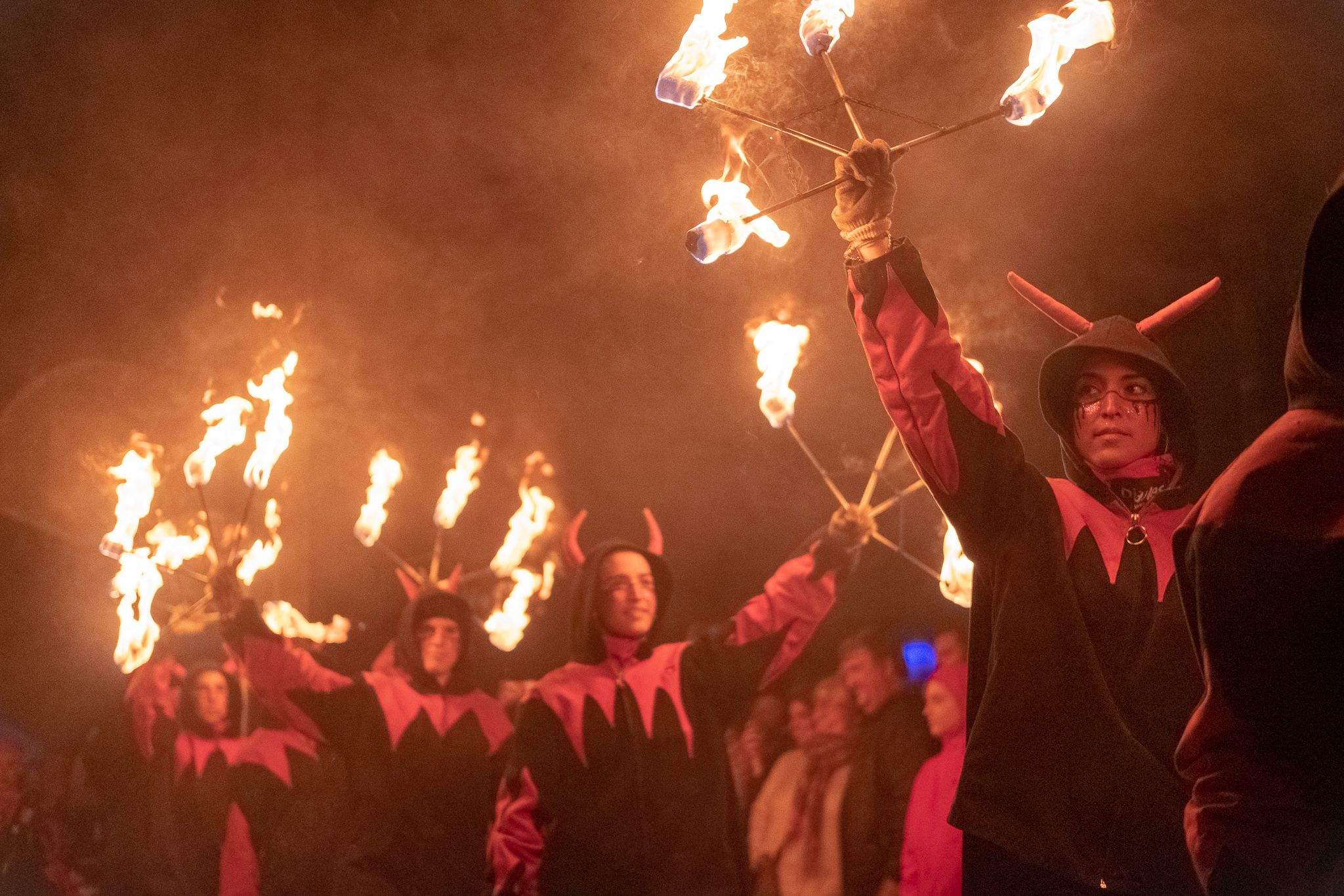 El correfocs al parc Ramón Barnils. FOTO: Ale Gómez