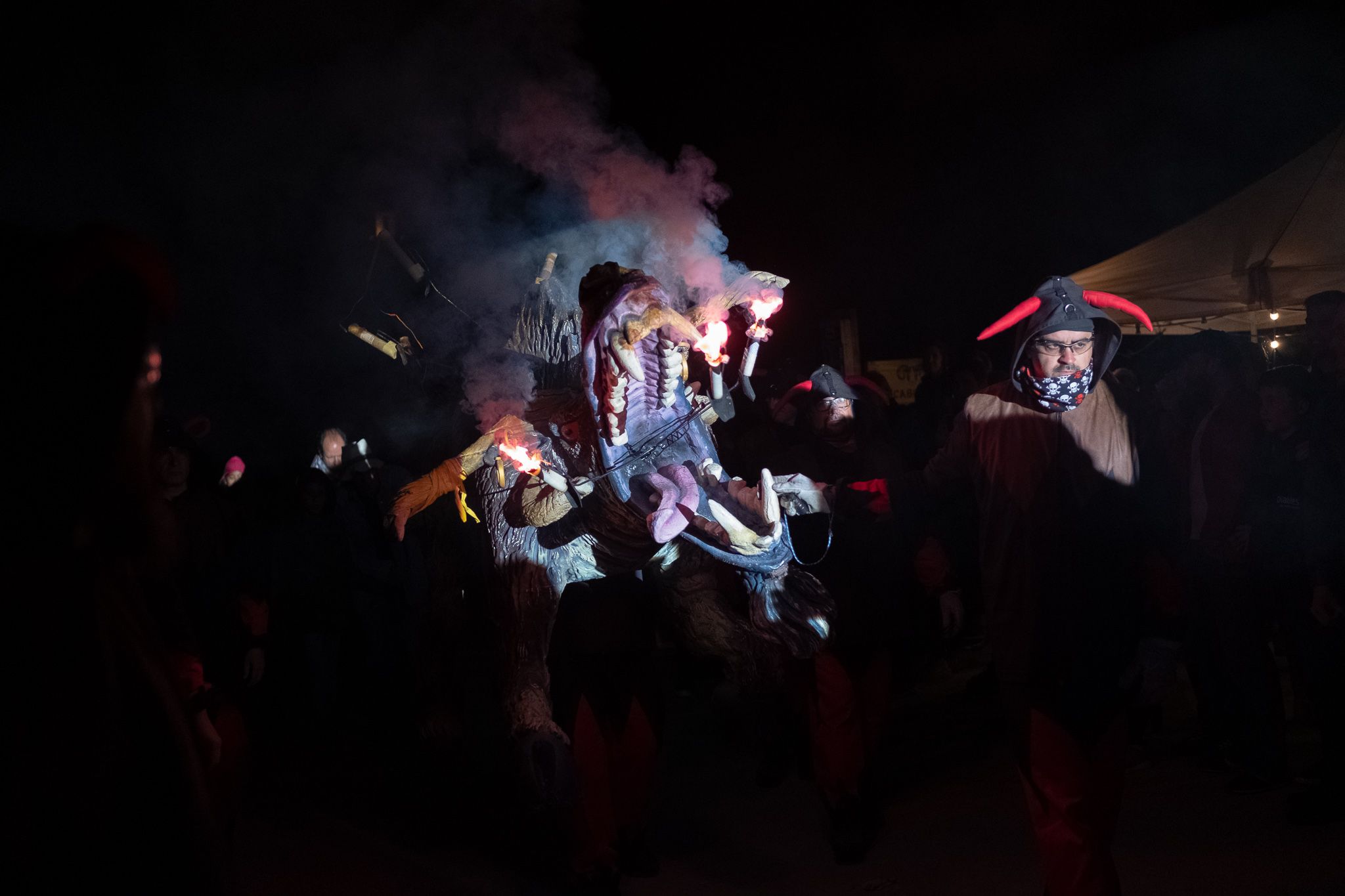 El correfocs al parc Ramón Barnils. FOTO: Ale Gómez