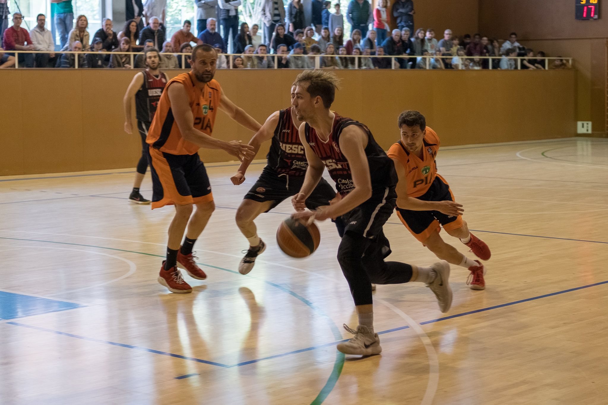 Bàsquet masculí. Partit de lliga. UE Sant Cugat-Escola Pia Sabadell. FOTO: Ale Gómez