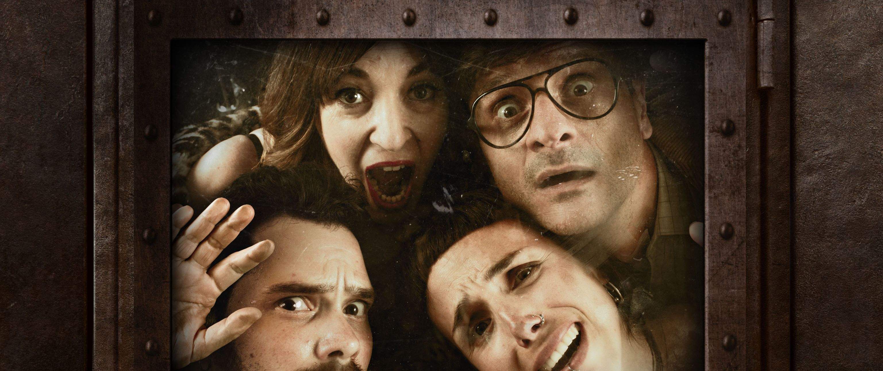 Dues parelles d’amics de tota la vida queden per fer un escape room al barri d’ Hostafrancs FOTO: Cedida