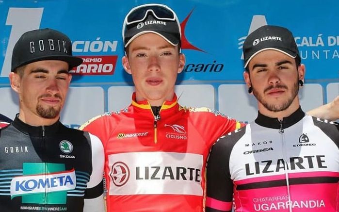 Roger Adrià, al mig de la imatge, és el nou campió de la Copa d'Espanya de ciclisme de carretera. FOTO: Equip Lizarte