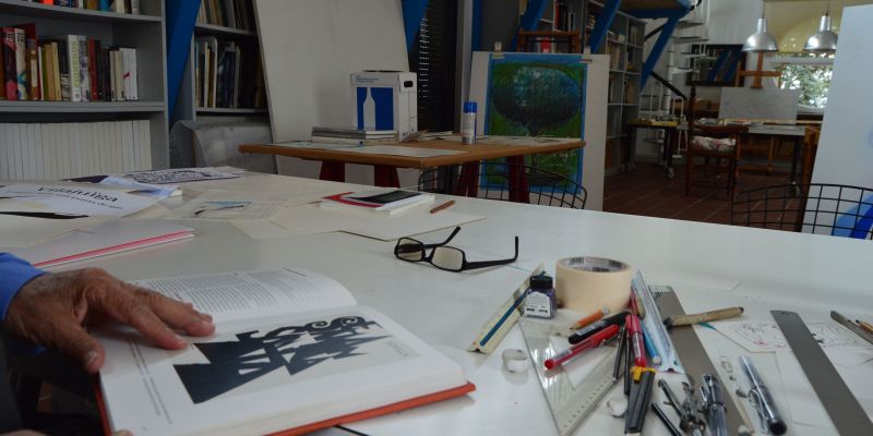 El cartell de la Setmana Santa de Sevilla de l'any 1965 és un dels cartells més cèlebres de l'obra gràfica de Pla-Narbona FOTO: Lluís Bassa