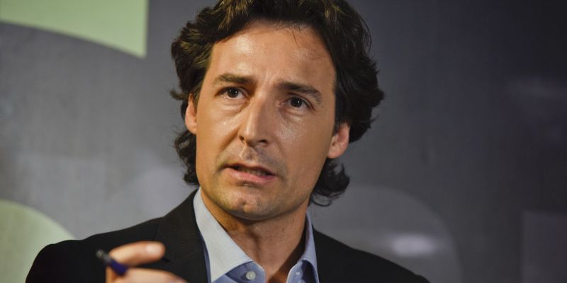 Álvaro Benejam al debat electoral dels candidats a l'alcaldia. Foto: Bernat Millet.