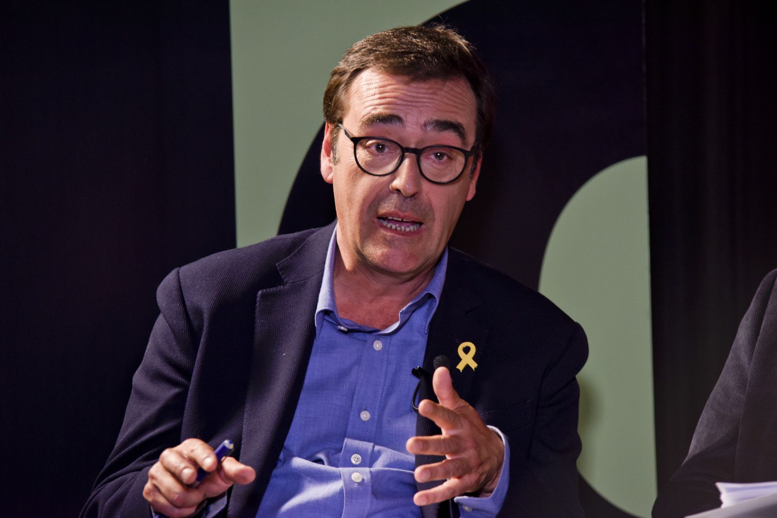 Joan Recasens al debat electoral dels candidats a l'alcaldia. Foto: Bernat Millet.