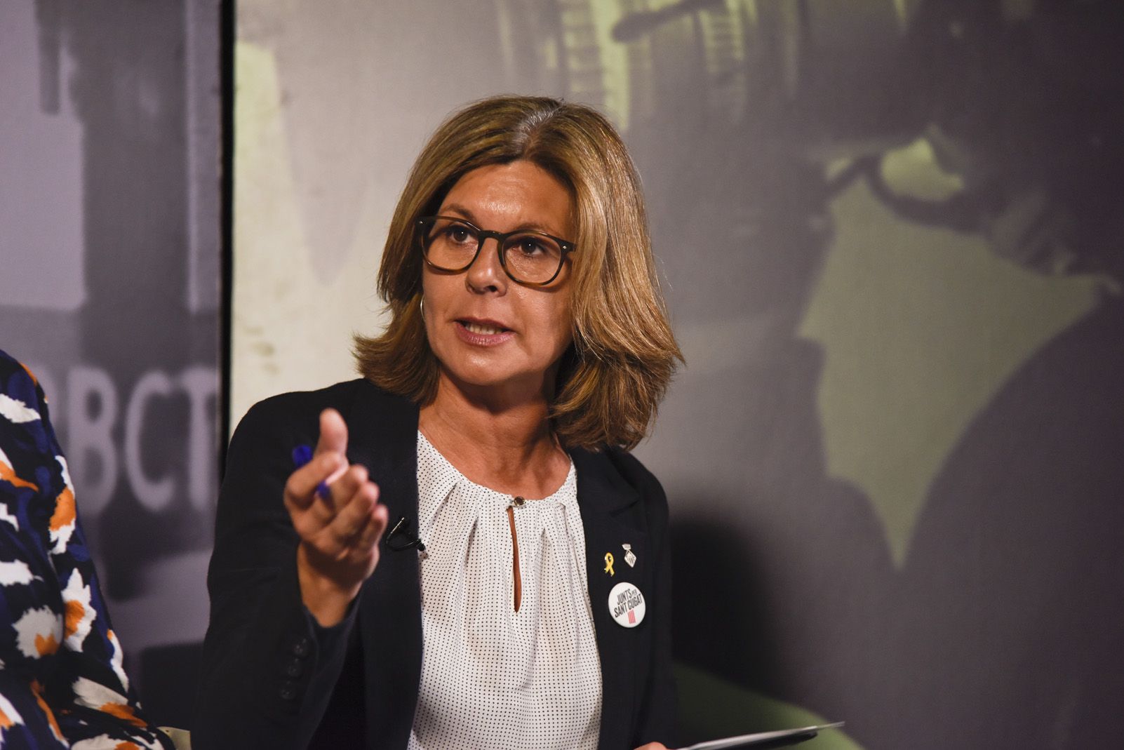 Carmela Fortuny al debat electoral dels candidats a l'alcaldia. Foto: Bernat Millet.