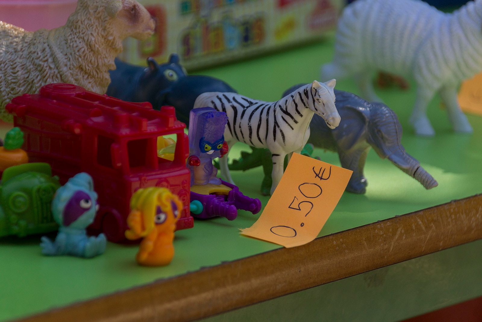 Mercat de segona mà a l'Escola Joan Maragall. FOTO: Paula Galván