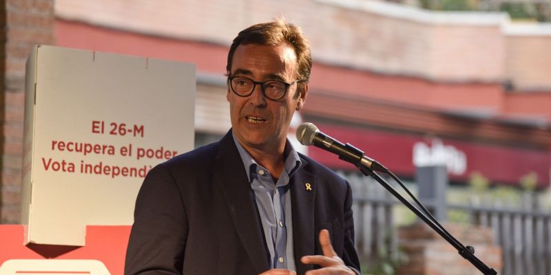 Joan Recasens durant l'acte central de Primàries a Sant Cugat. FOTO: Bernat Millet