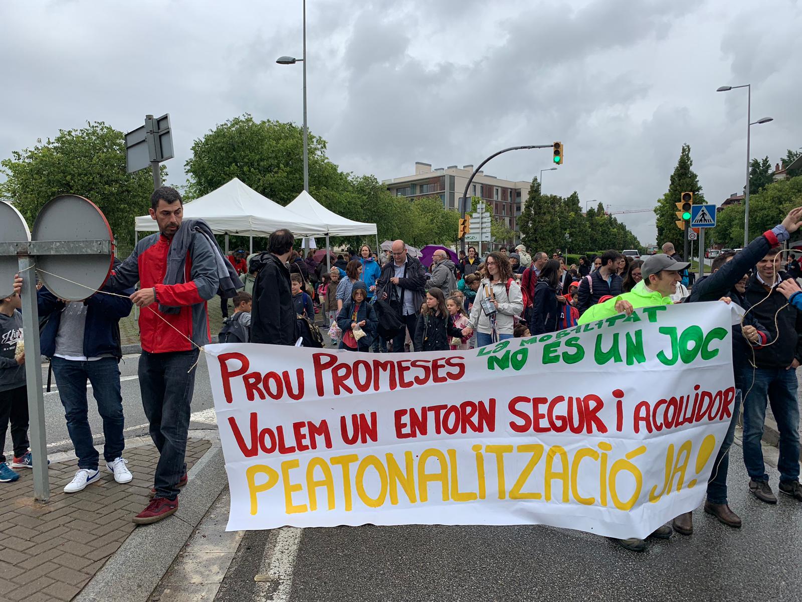Protesta de l'AFA Escola Ciutat d'Alba. FOTO: Cedida
