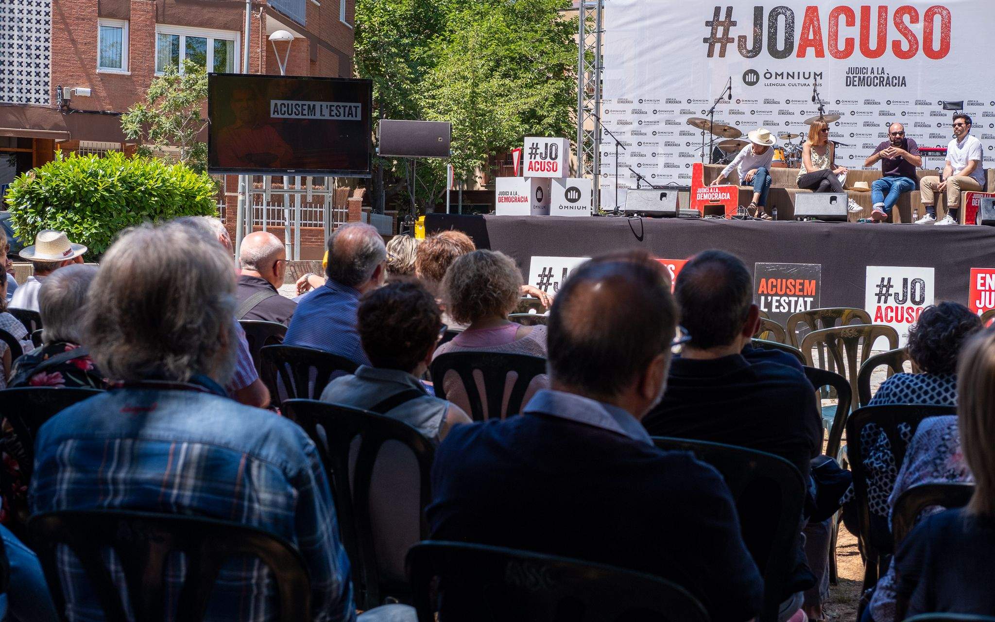Botifarrada reivindicativa d'Òmnium Cultural a Sant Cugat. FOTO: Ale Gómez