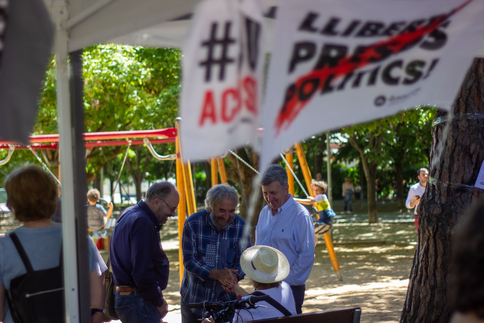 Botifarrada reivindicativa d'Òmnium Cultural a Sant Cugat. FOTO: Ale Gómez