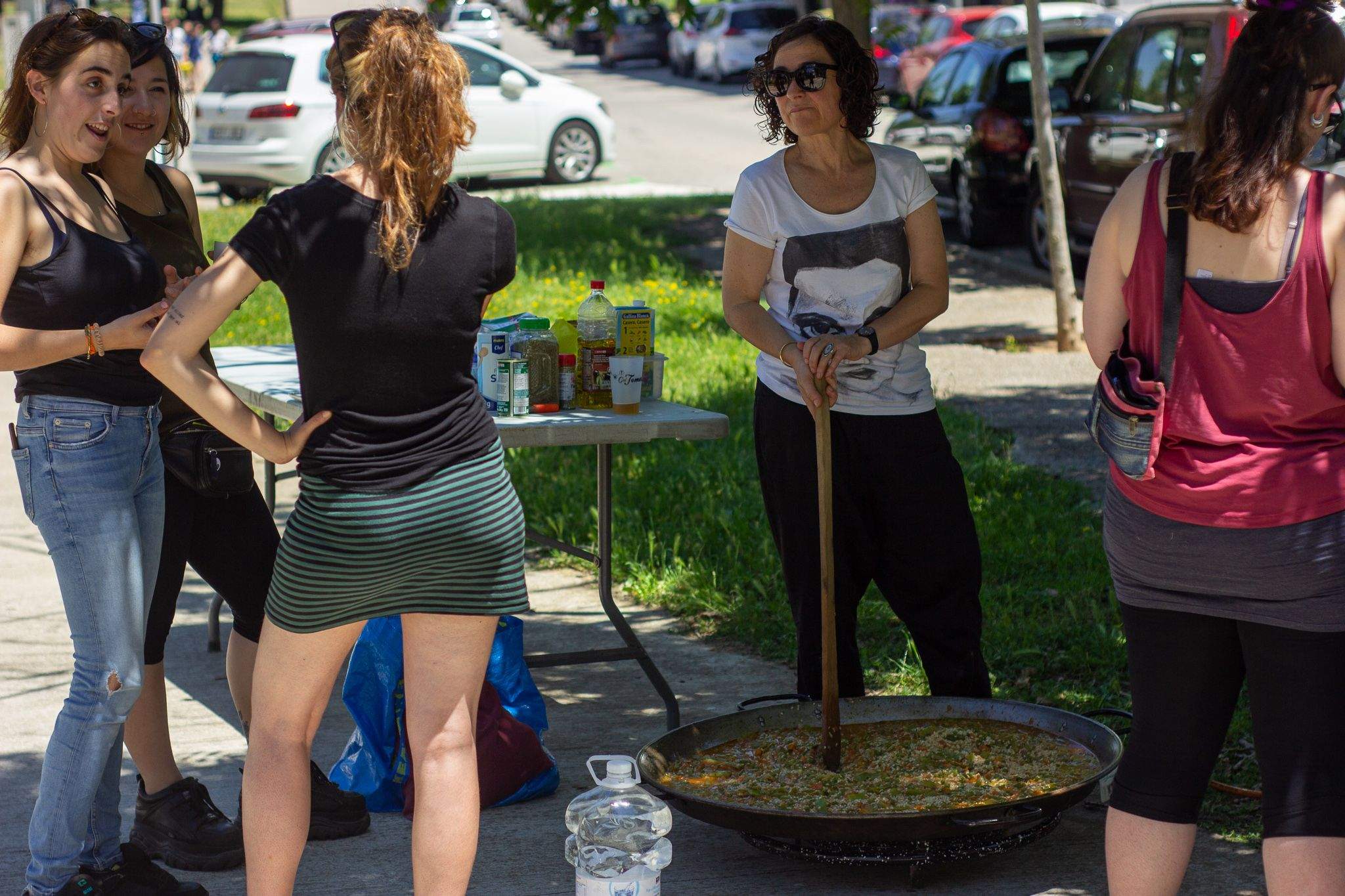 4a Jornada Feminista a Sant Cugat, paella i música. FOTO: Ale Gómez