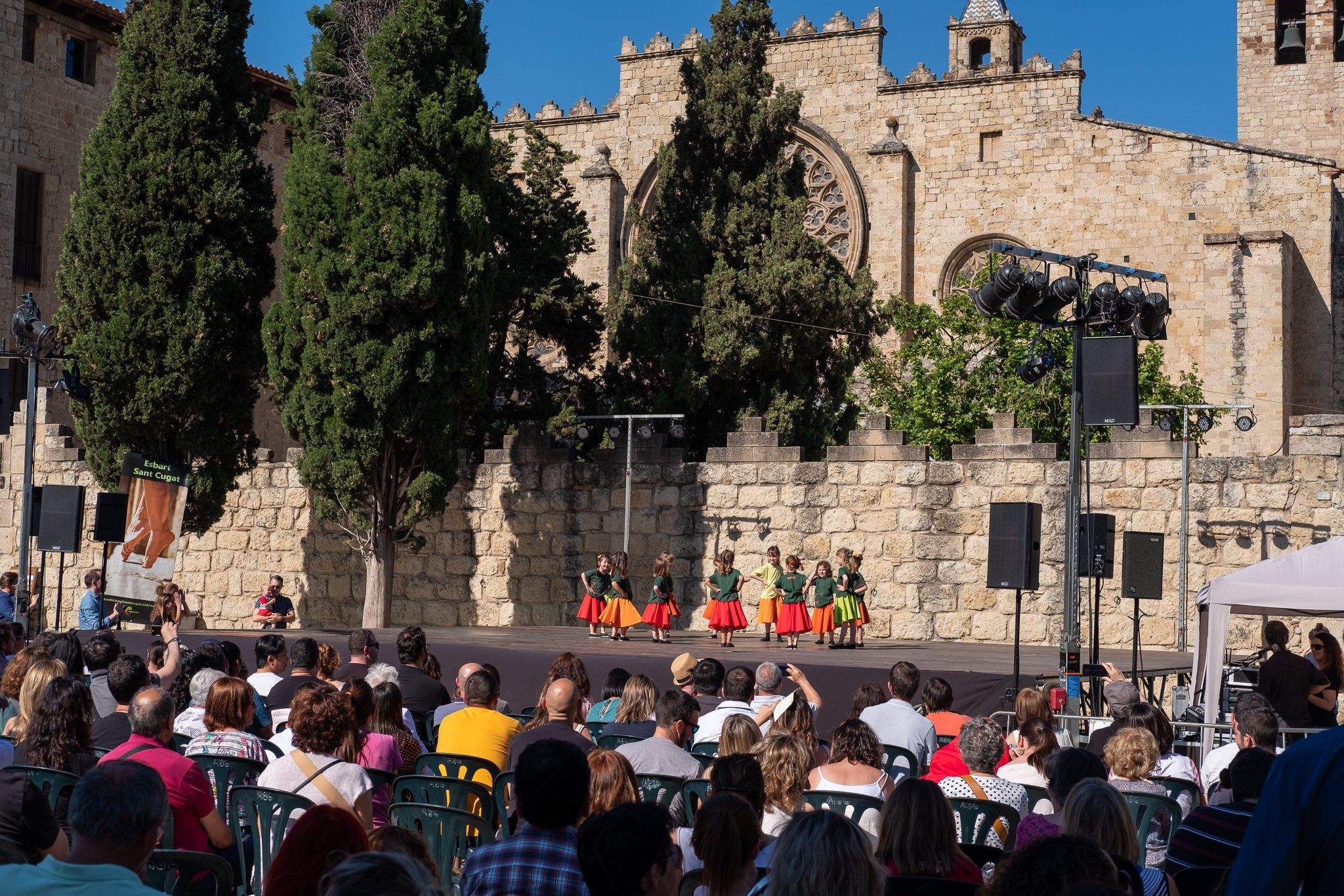 L'Esbart a la plaça d'Octavià amb l'Andança a Plaça. FOTO: Ale Gómez