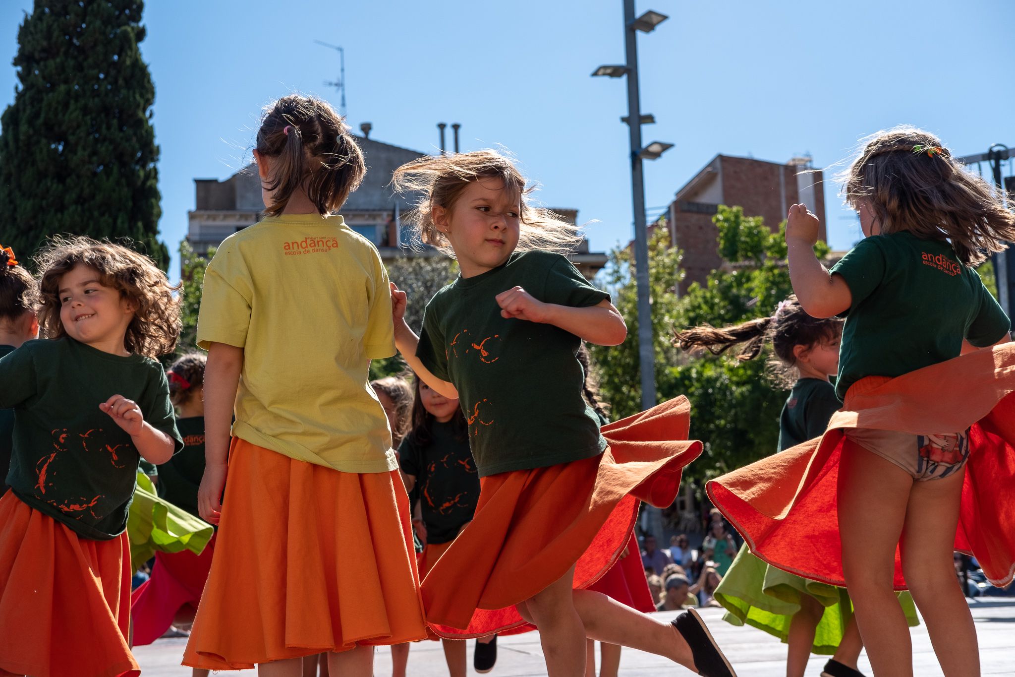 L'Esbart a la plaça d'Octavià amb l'Andança a Plaça. FOTO: Ale Gómez